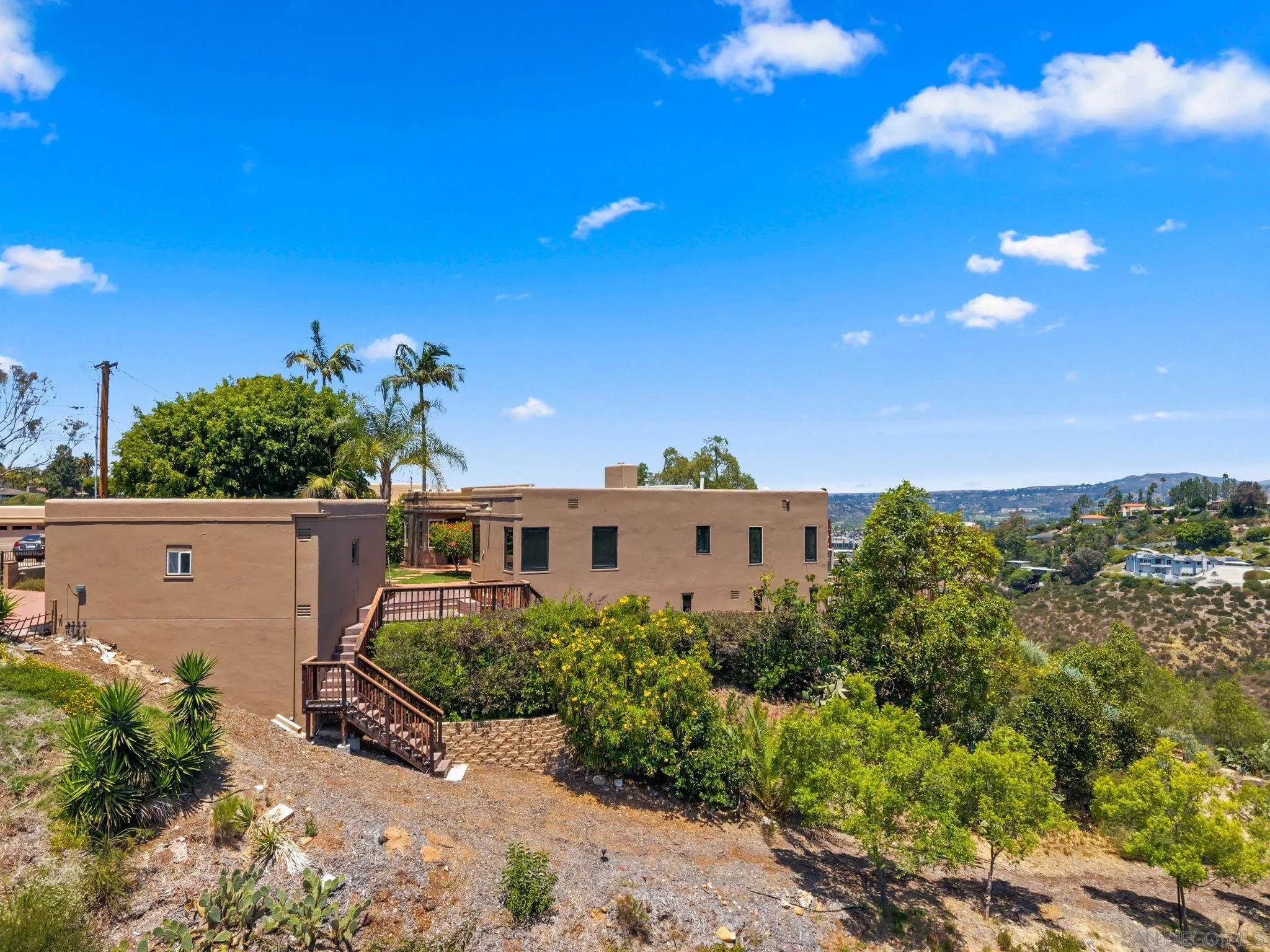 https://cdn.realtyfeed.com/cdn/127/260011908/fe075137cb2391dccb52d35d27c33183.webp