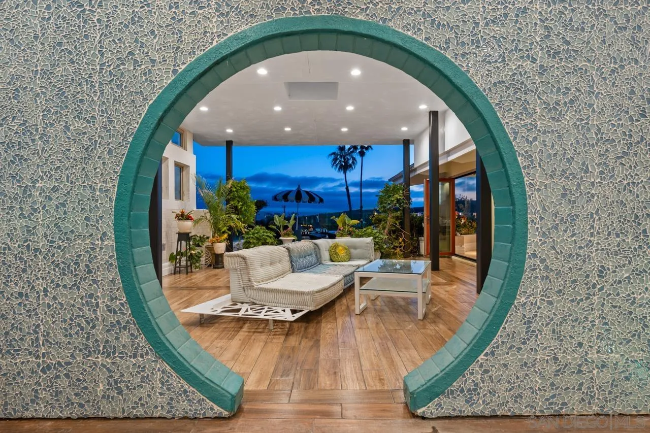 https://cdn.realtyfeed.com/cdn/127/260011911/79cdeeb6f82a487e58565ac091e5489f.webp
