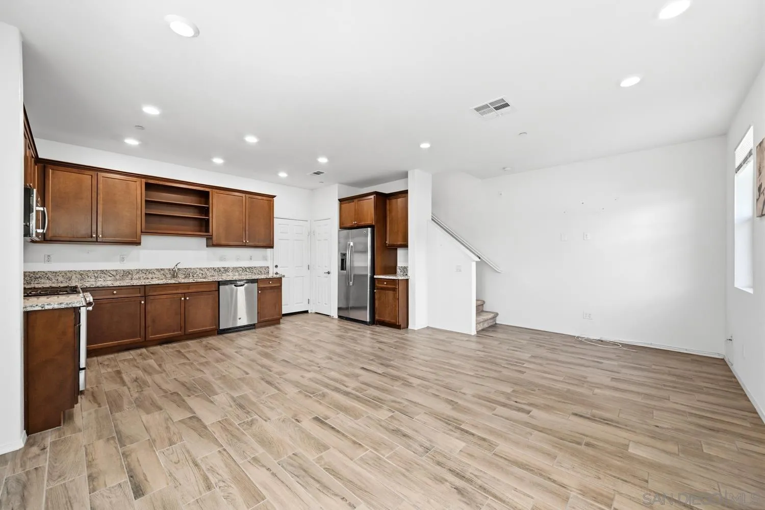 Photo #7: 260011913 Listing: Photo #7