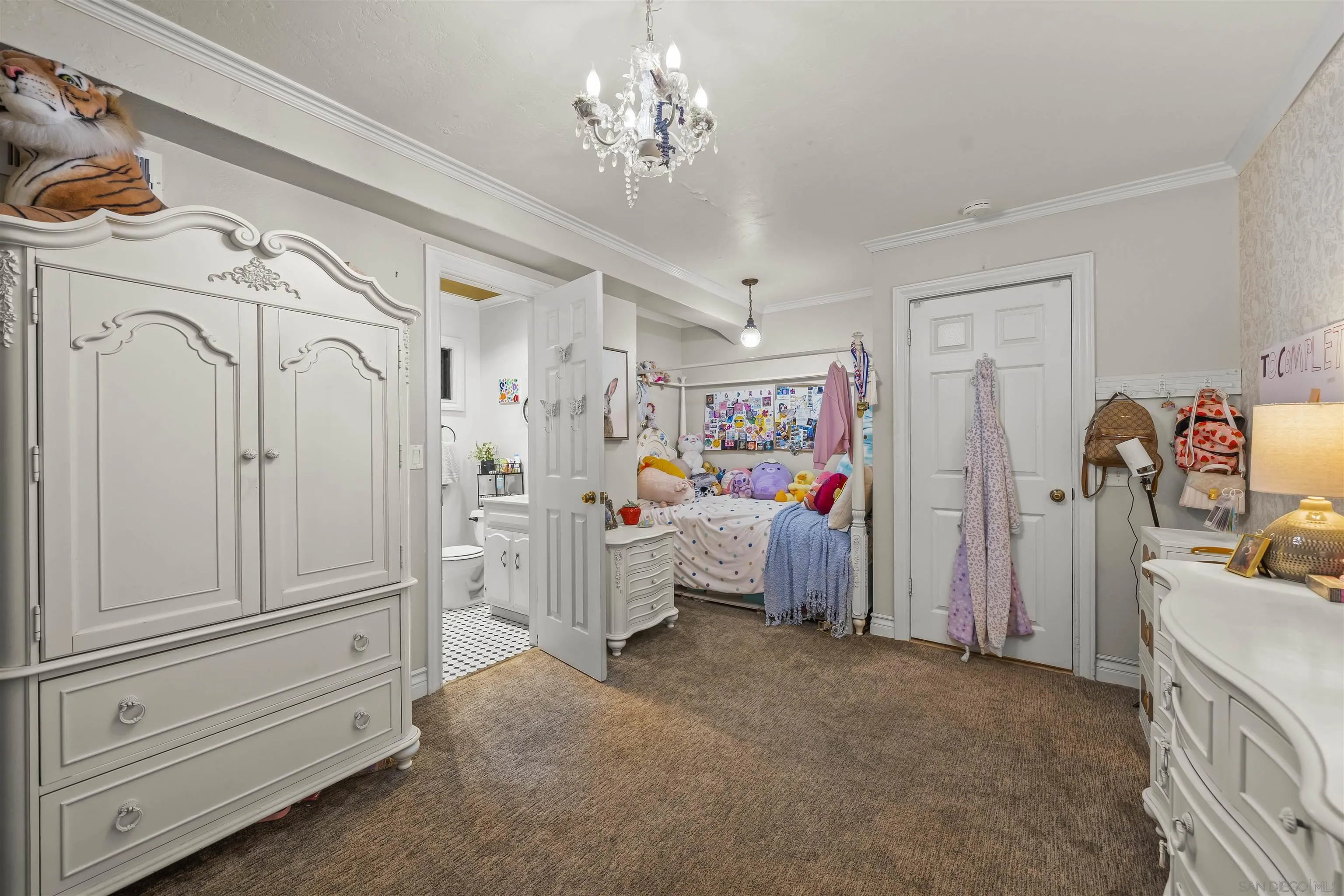 https://cdn.realtyfeed.com/cdn/127/260011917/78bbf46e2718a137f41bb58f47668b95.webp