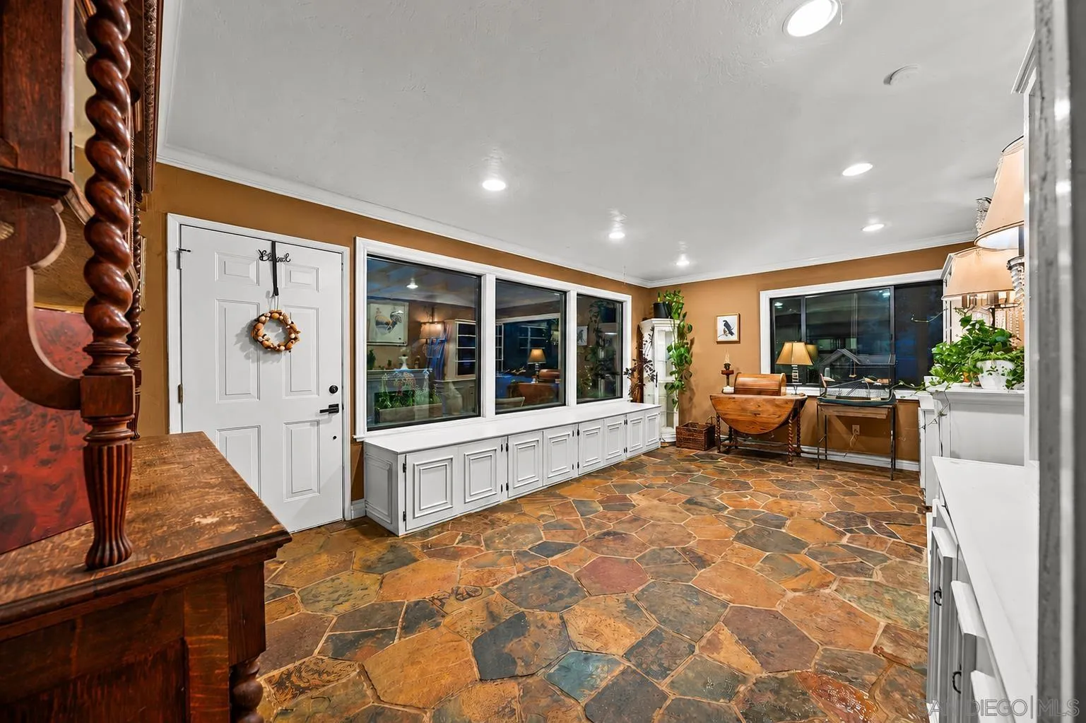 https://cdn.realtyfeed.com/cdn/127/260011917/7f29459d0875590206253dfa874cc2f7.webp