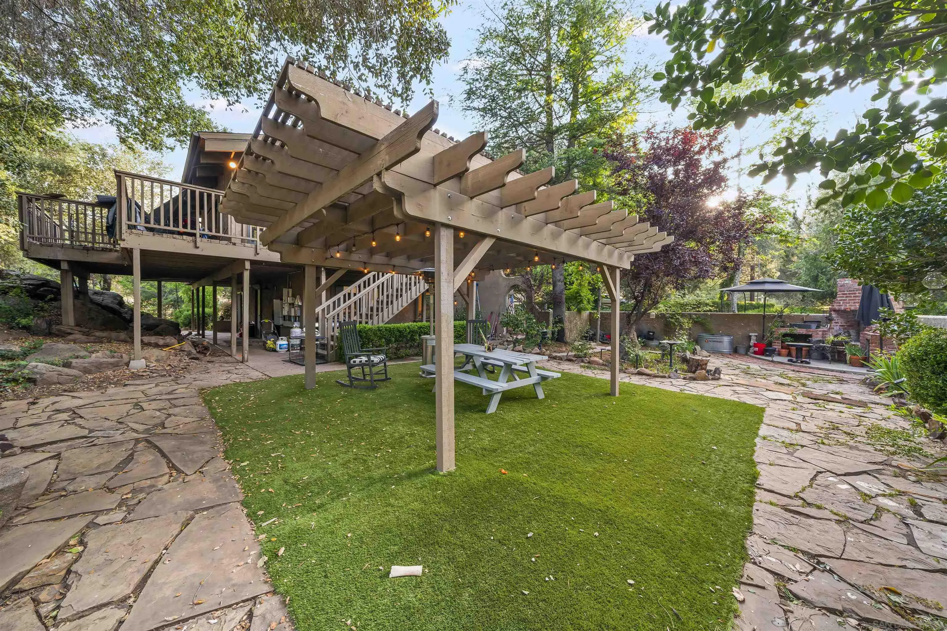 https://cdn.realtyfeed.com/cdn/127/260011917/cbf108c966d802becab9d20e100d316e.webp