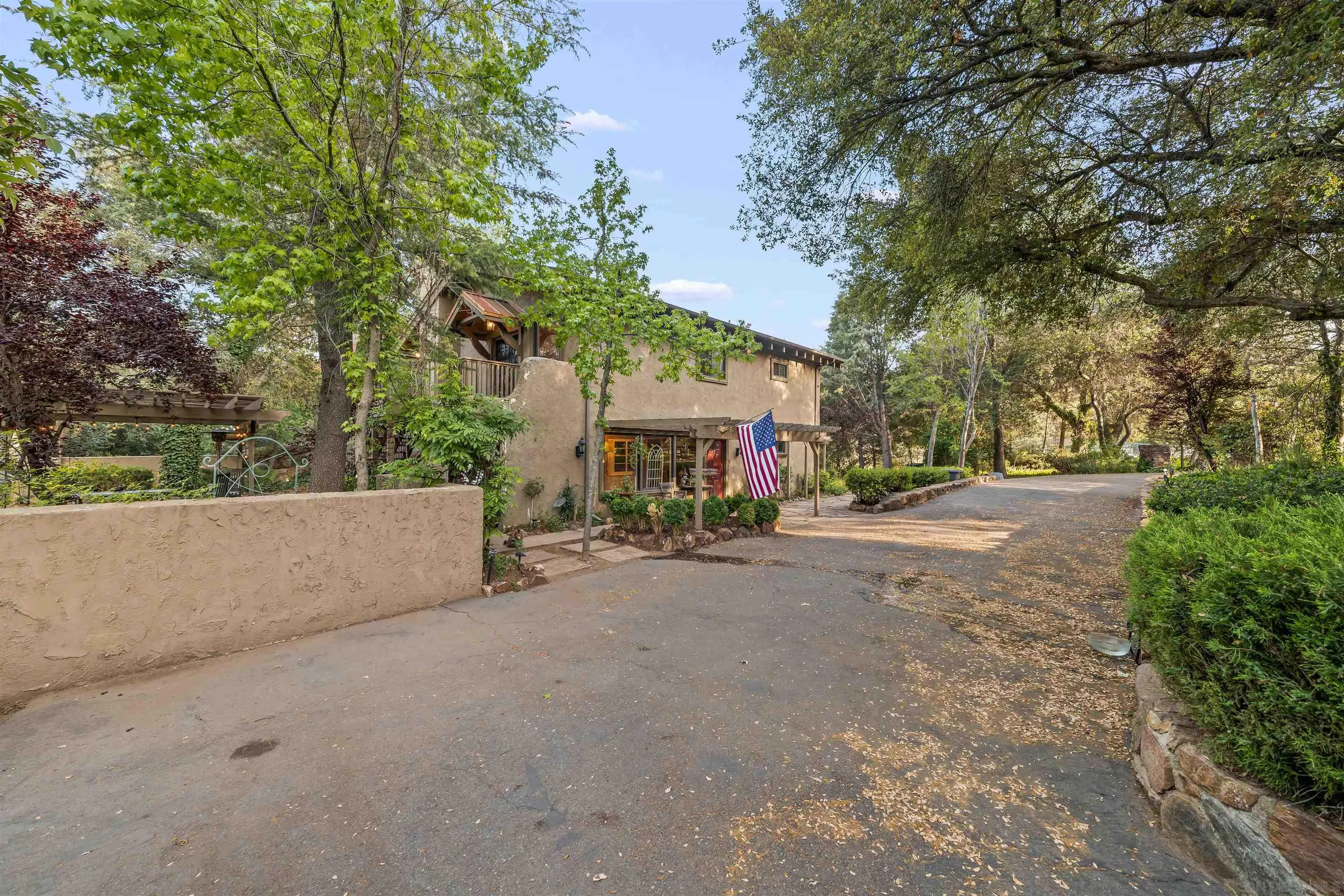 https://cdn.realtyfeed.com/cdn/127/260011917/d48755fe30100f8748e8d7bd1a546396.webp