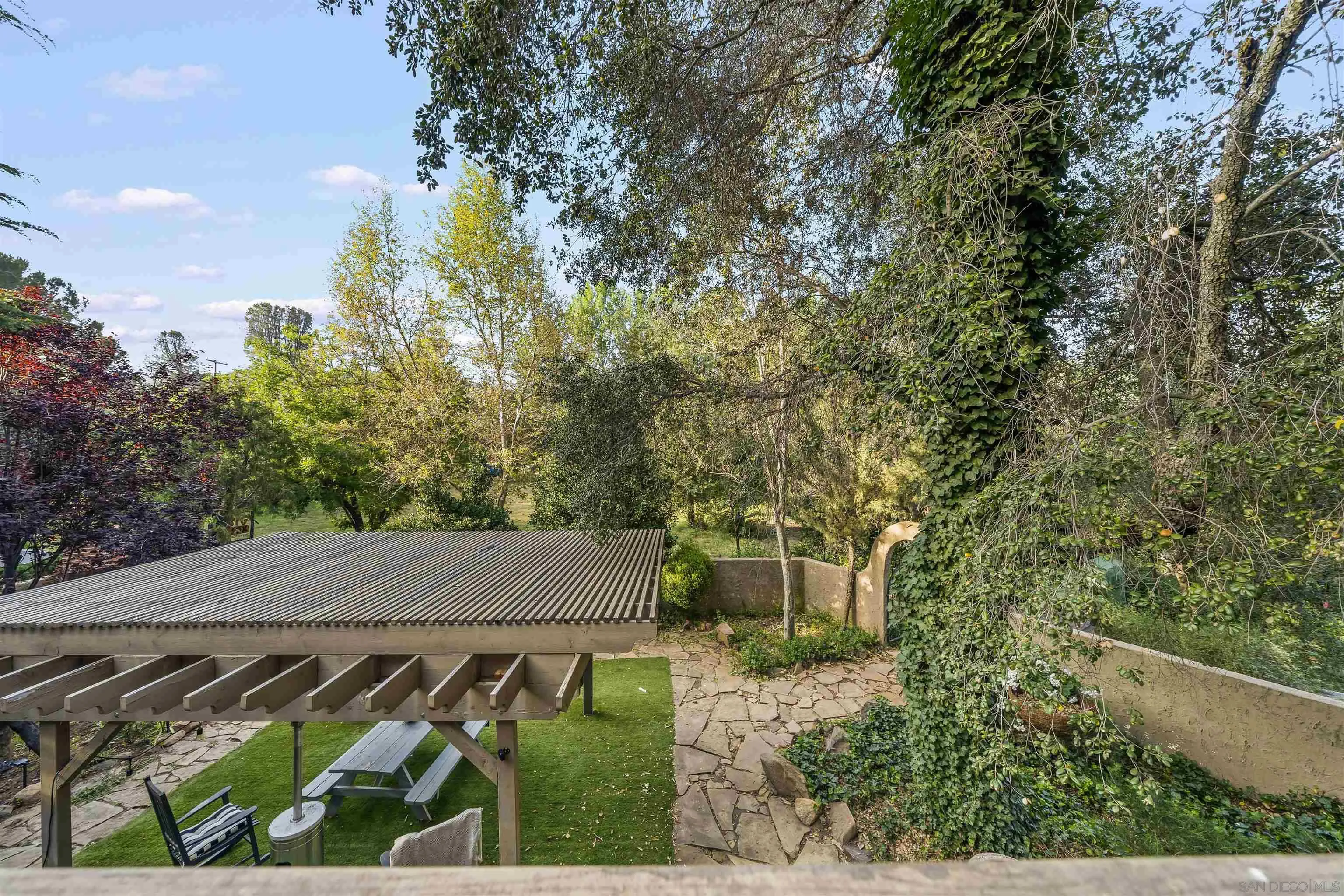 https://cdn.realtyfeed.com/cdn/127/260011917/dd4990f4f8c1b2b54f8f0144dc5a3bbd.webp