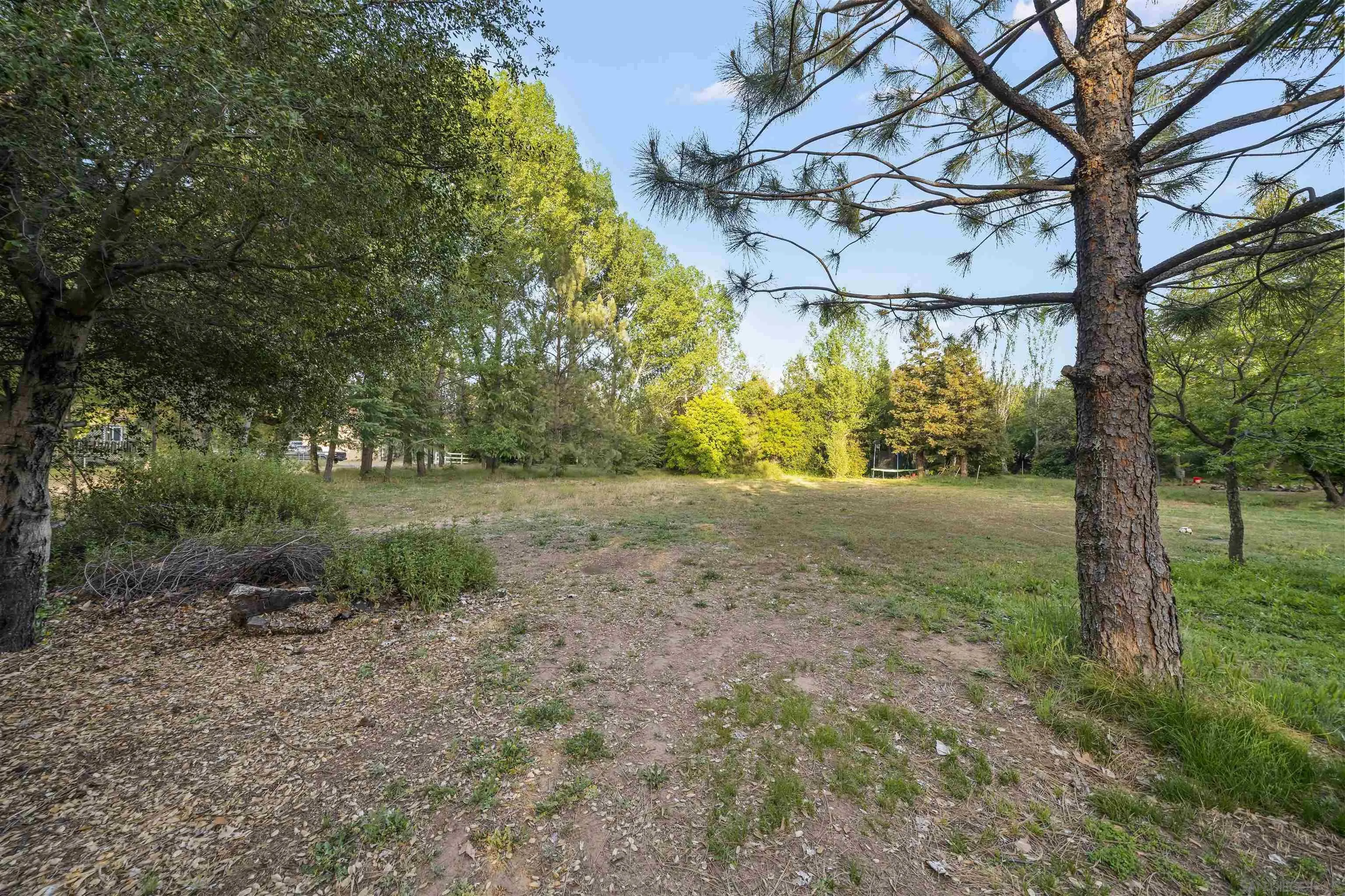 https://cdn.realtyfeed.com/cdn/127/260011917/e33e3d8fd21b1491a737b14860f7744d.webp