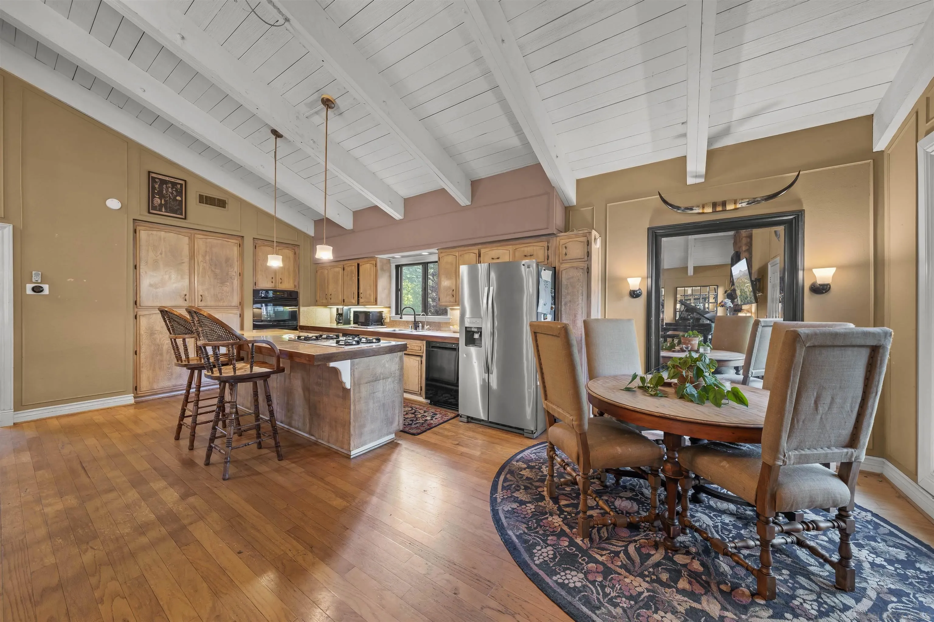 https://cdn.realtyfeed.com/cdn/127/260011917/ff020d592f4dcfc06502e56027ded58b.webp