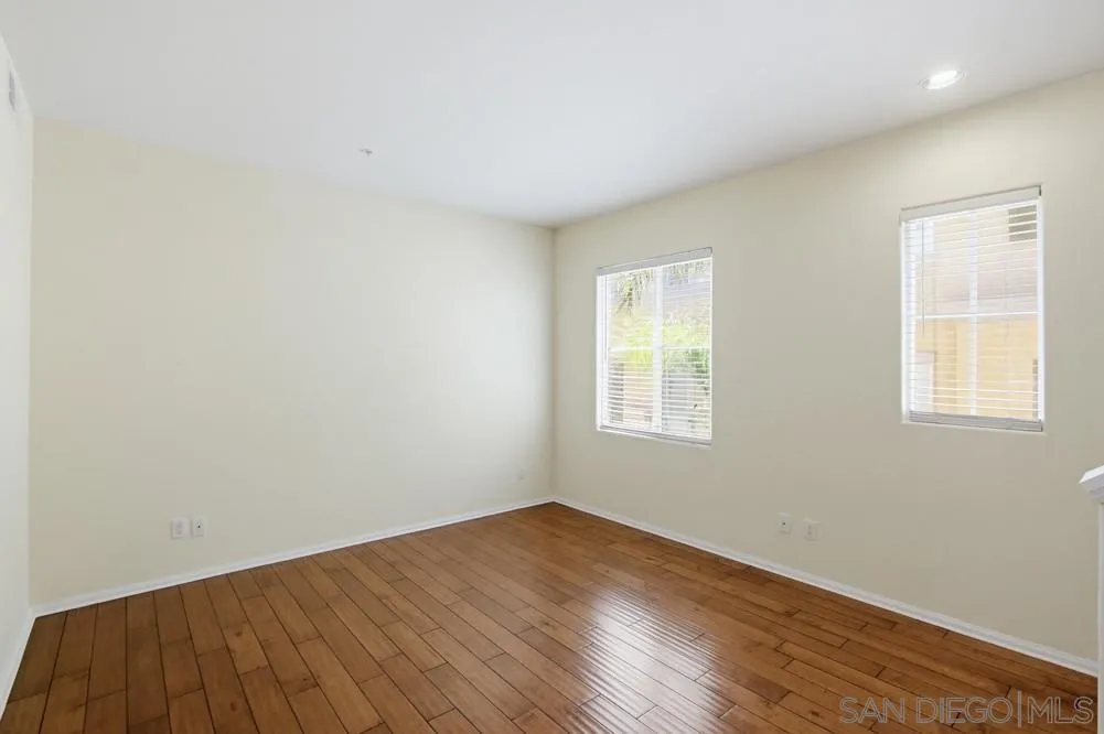 Photo #12: 260011918 Listing: Photo #12