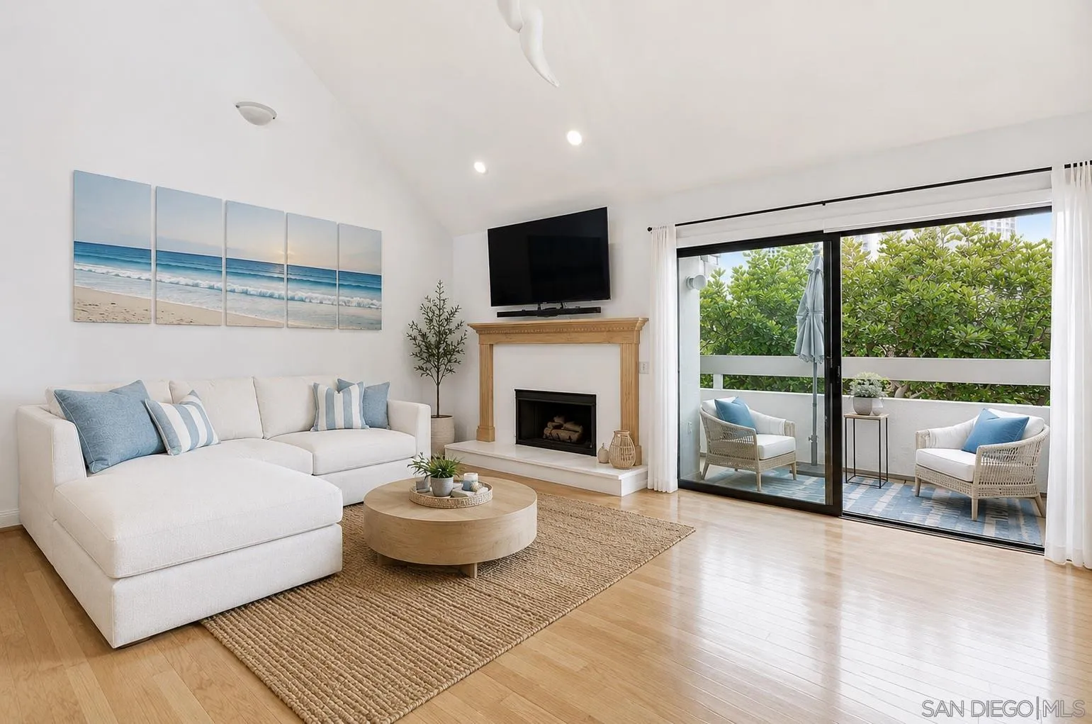 Photo #3: 260011919 Listing: Photo #3