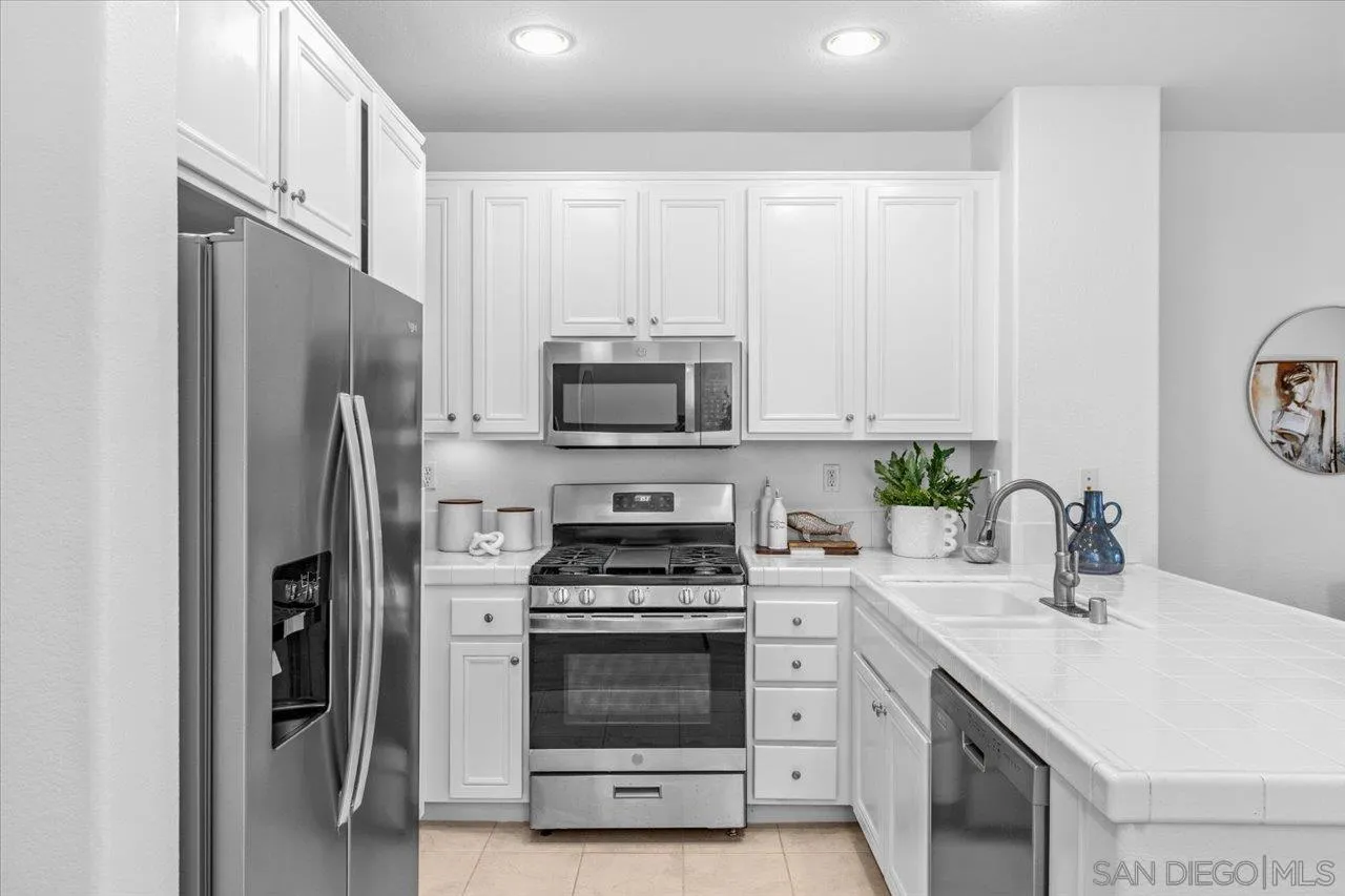 Photo #5: 260011921 Listing: Photo #5
