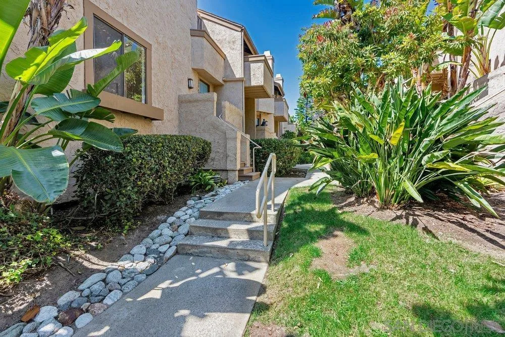 Photo #3: 260011922 Listing: Photo #3