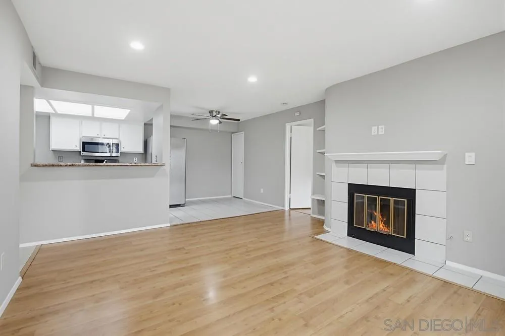 Photo #8: 260011932 Listing: Photo #8