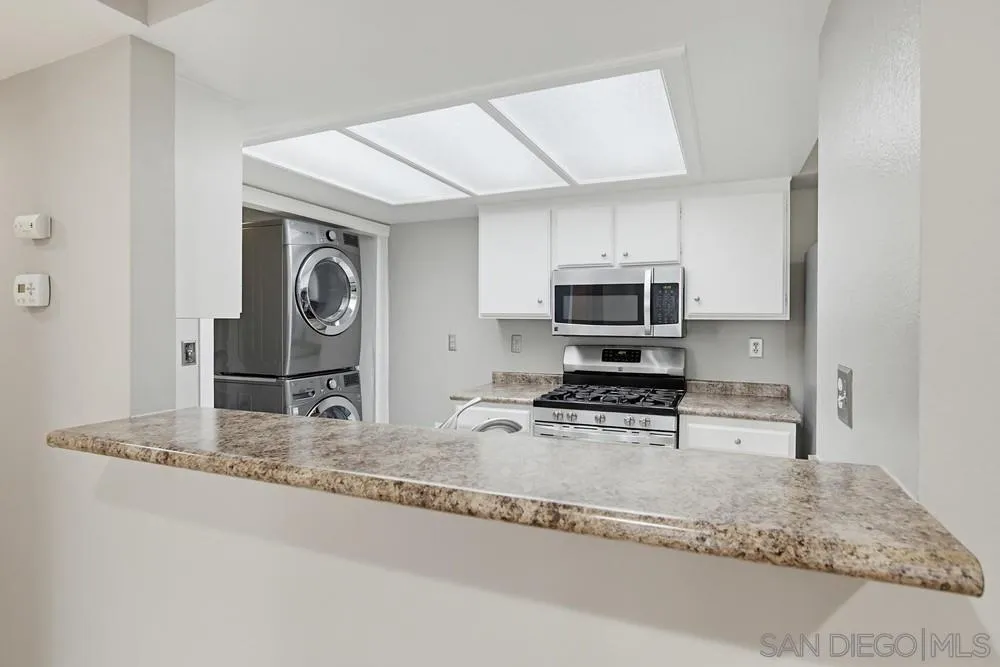 Photo #17: 260011932 Listing: Photo #17