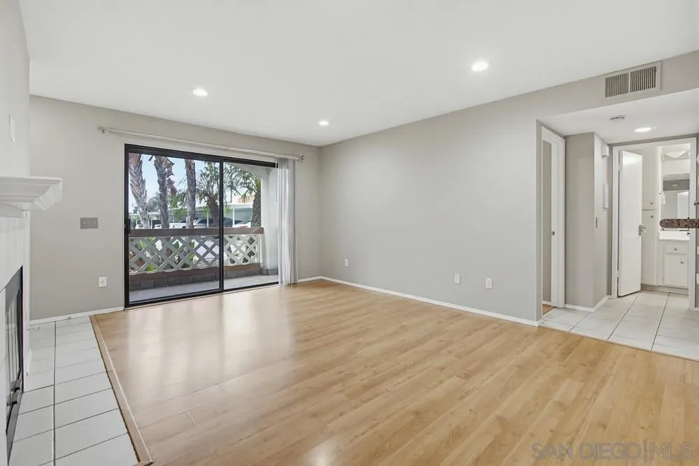 Photo #6: 260011932 Listing: Photo #6