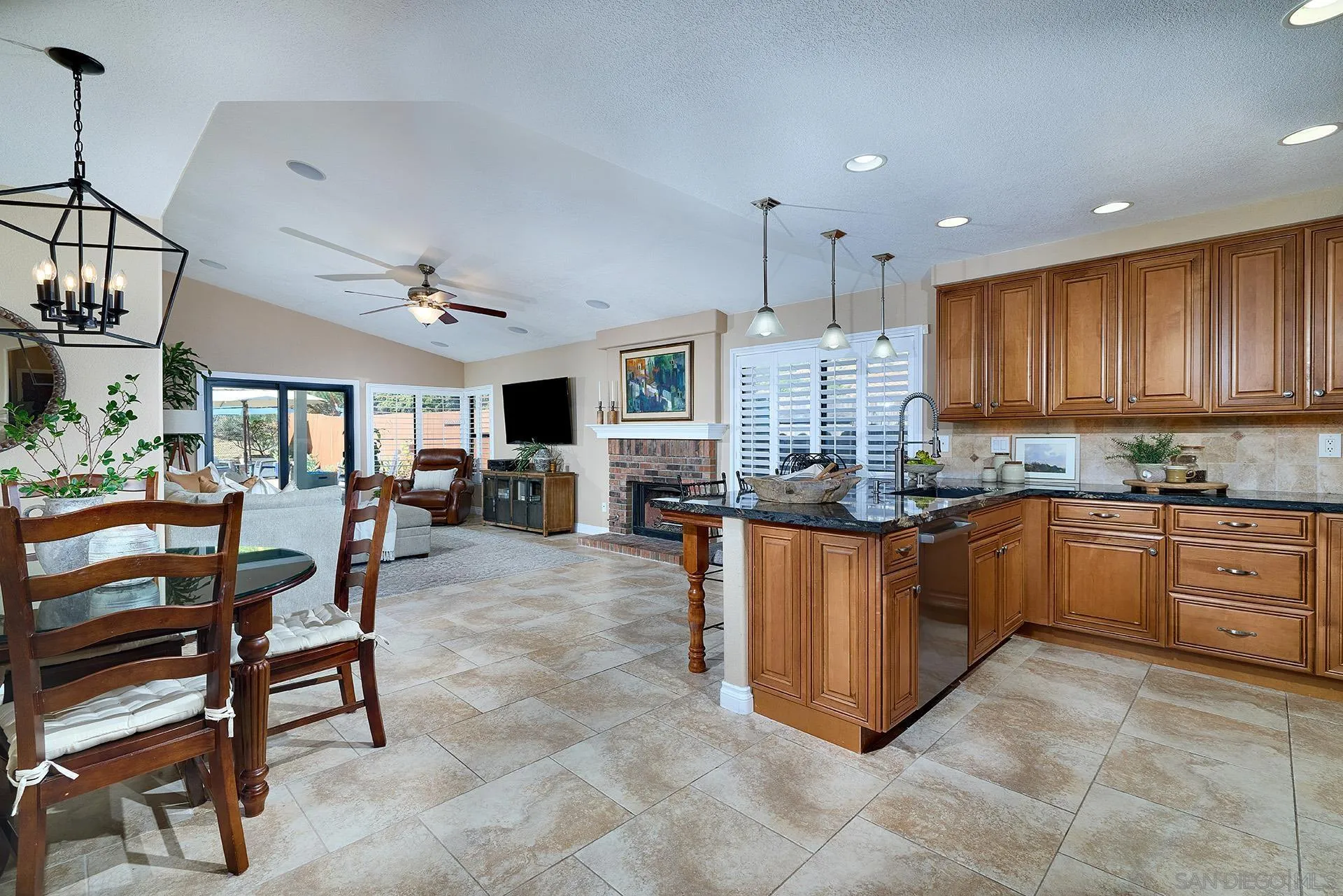https://cdn.realtyfeed.com/cdn/127/260011937/1fa963ab8d4b1f7607c44599ff531852.webp
