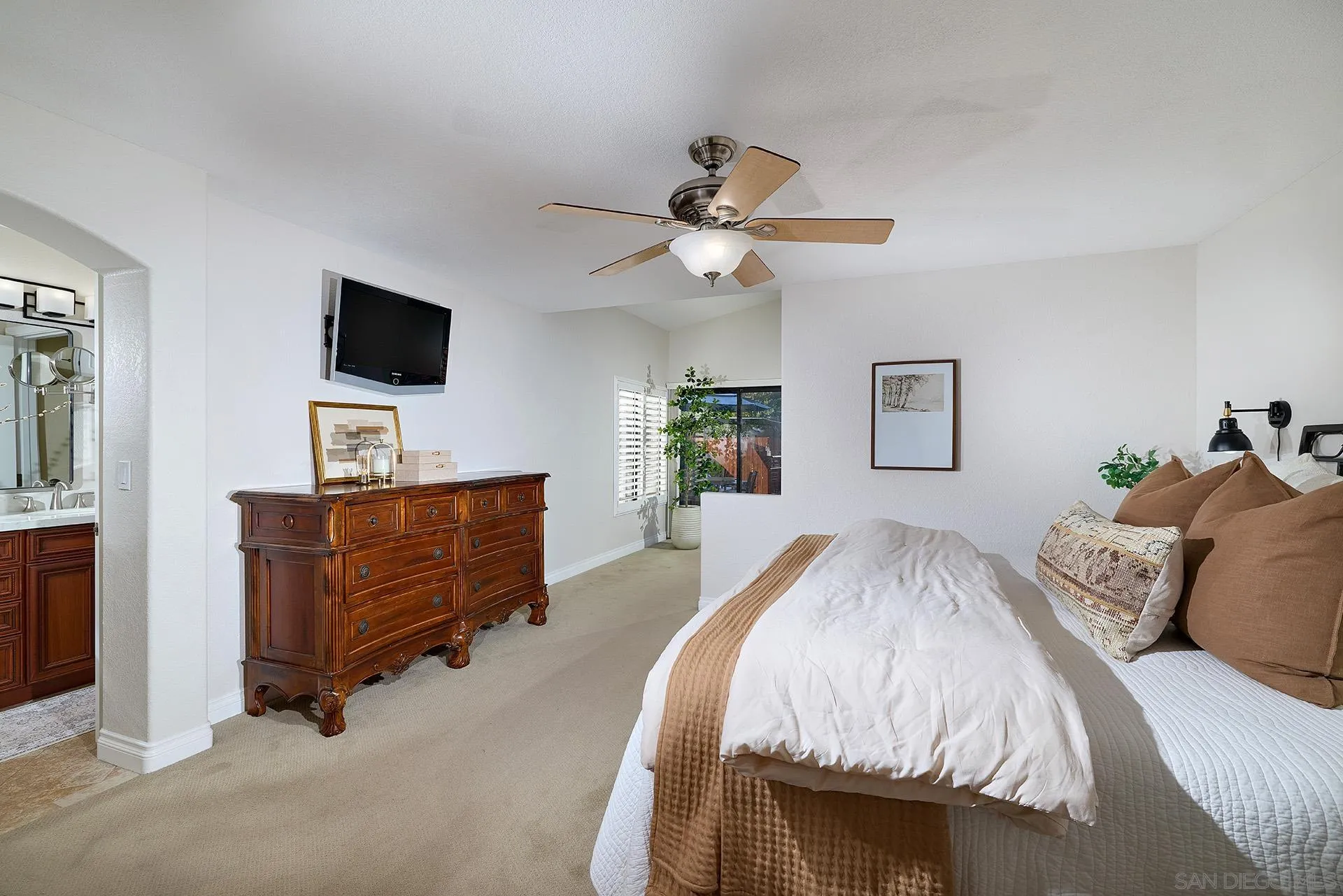 https://cdn.realtyfeed.com/cdn/127/260011937/7d4942fd98dcf4edd674cd28a86c0abc.webp