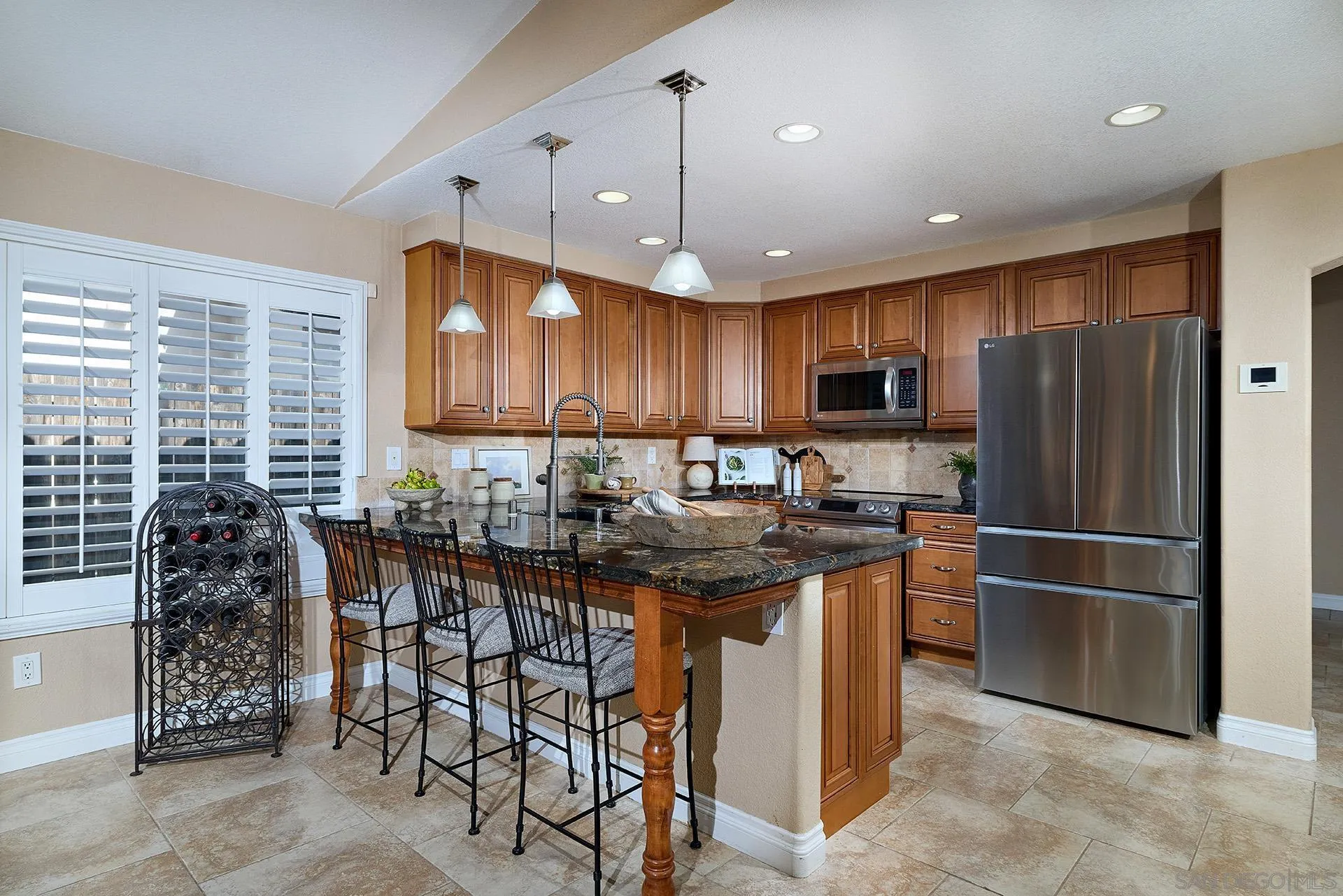 https://cdn.realtyfeed.com/cdn/127/260011937/d8e9d30b8292e7bb3d54766f5127bb0f.webp