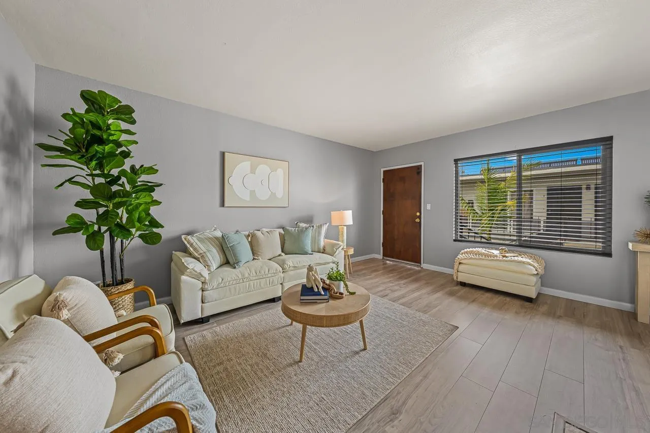 Photo #2: 260011941 Listing: Photo #2