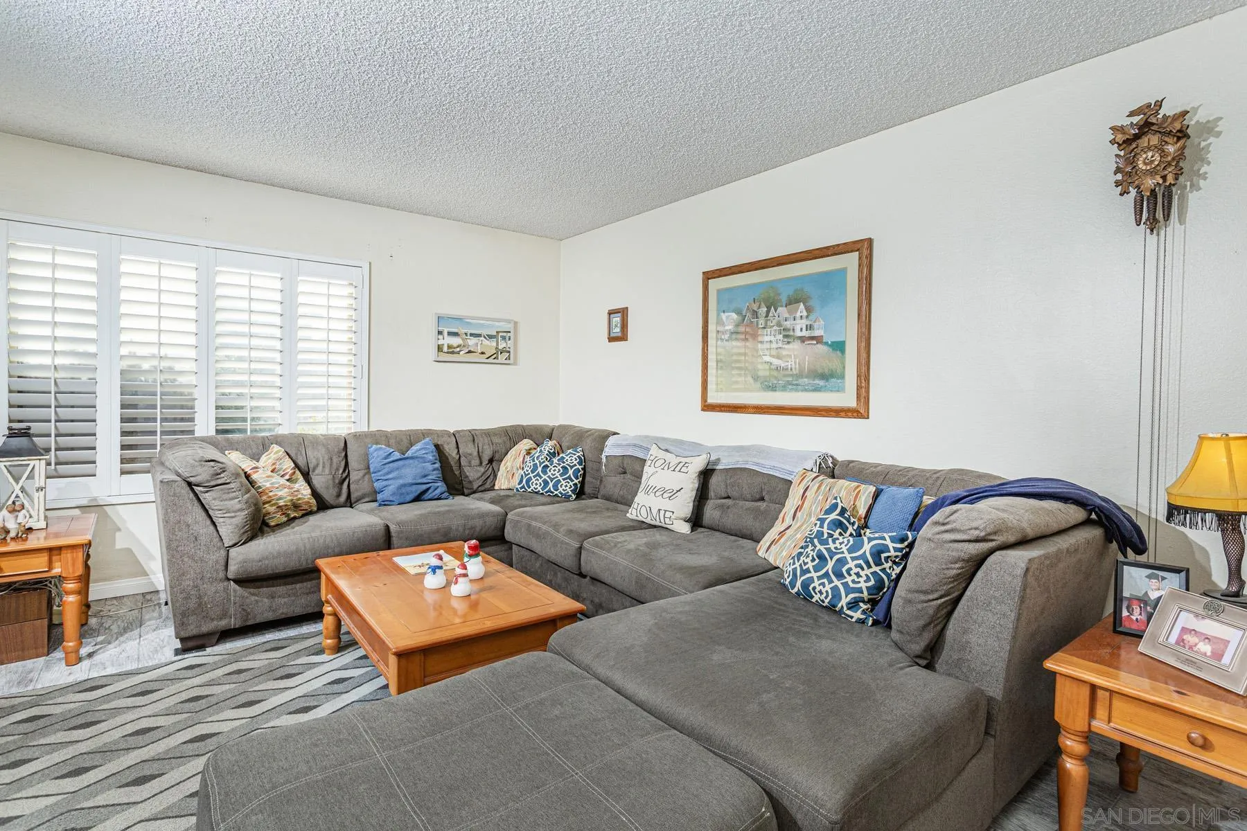 Photo #3: 260011948 Listing: Photo #3