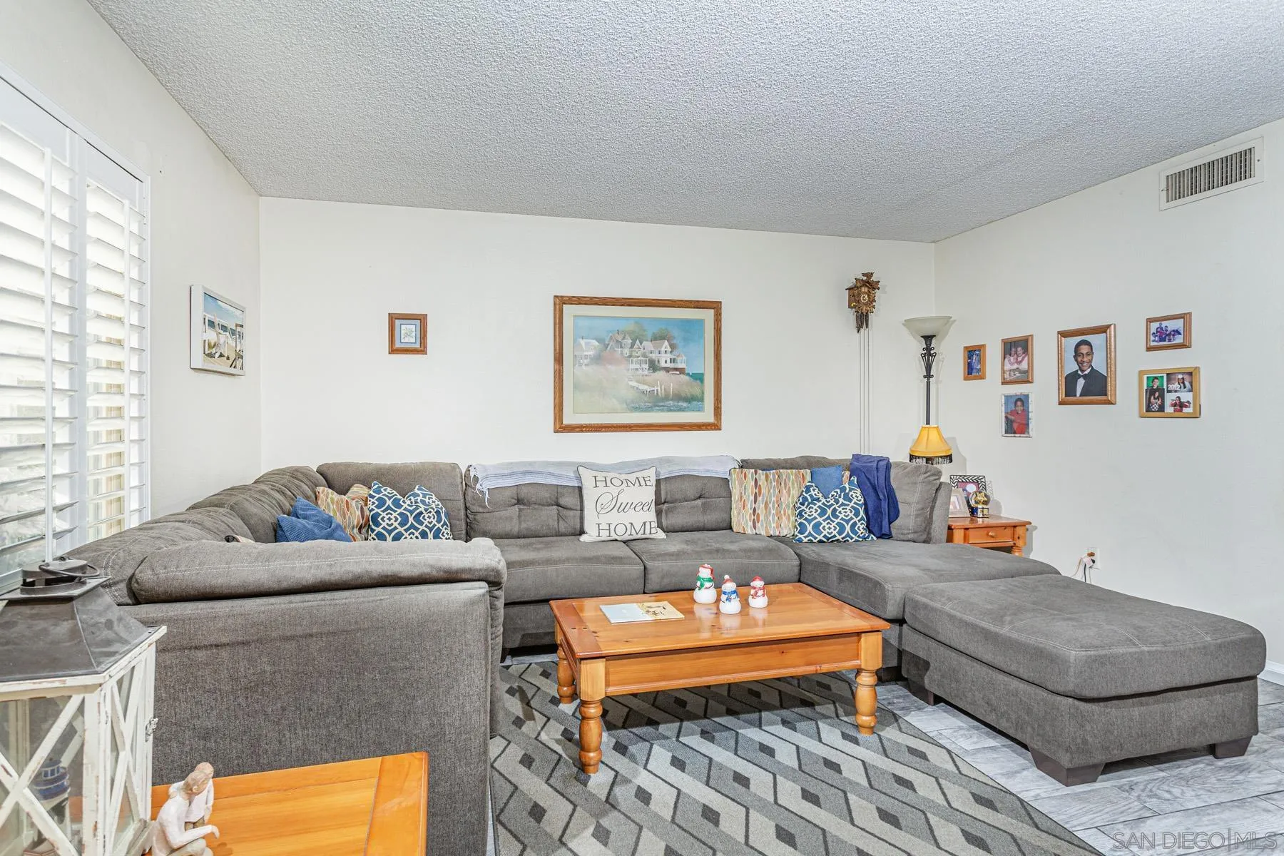 Photo #4: 260011948 Listing: Photo #4
