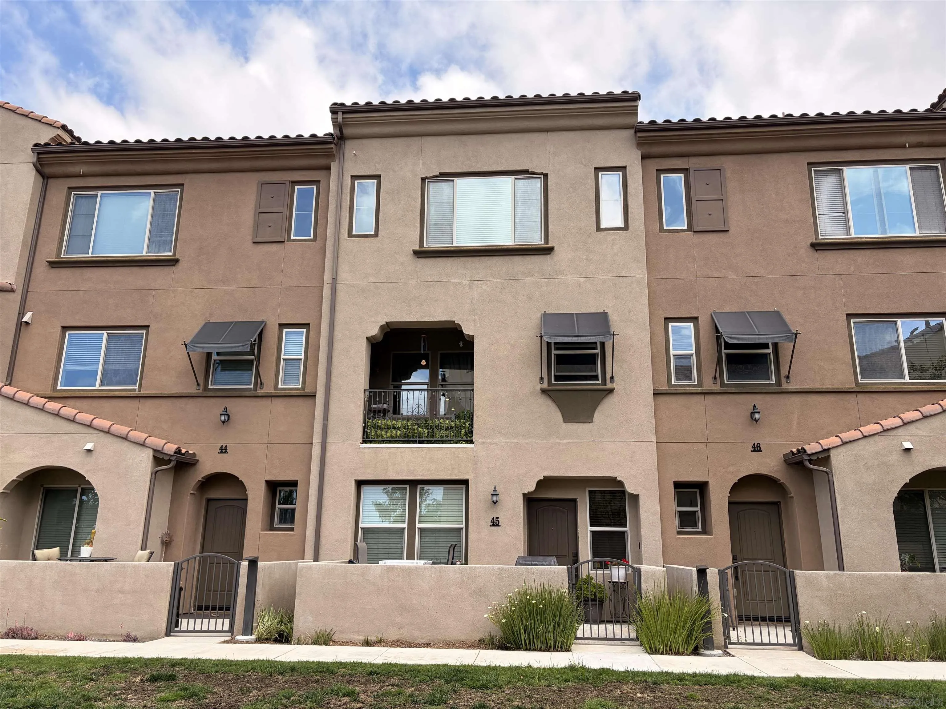 Vista, CA 92081