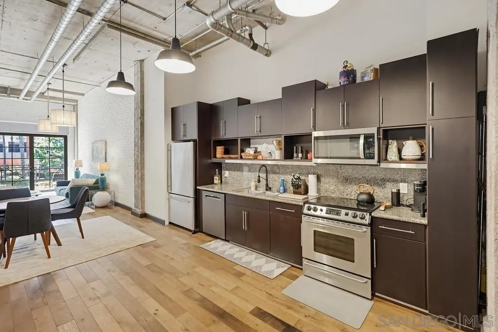 https://cdn.realtyfeed.com/cdn/127/260011952/06657c47d89c87ab7c57b984d5721b0d.webp