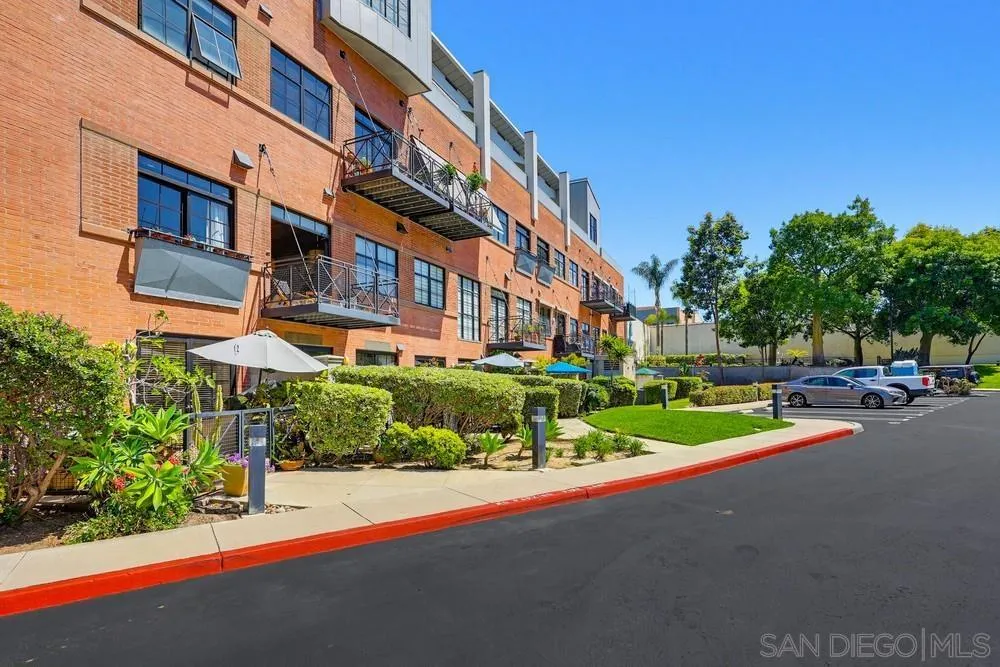 https://cdn.realtyfeed.com/cdn/127/260011952/3e76941870bececa0f911cf117b30a91.webp