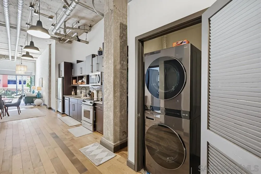 https://cdn.realtyfeed.com/cdn/127/260011952/5d9ff0568cc782097f9fd16d34170fa5.webp