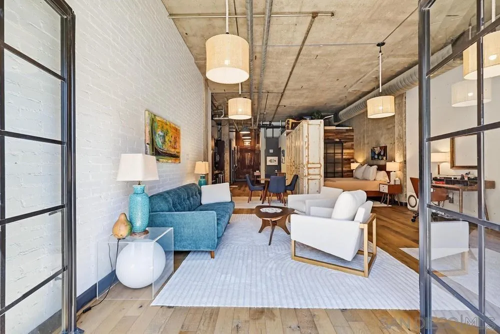 https://cdn.realtyfeed.com/cdn/127/260011952/7c9c3f864efc01c346ab472cfc82e087.webp