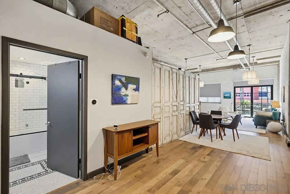 https://cdn.realtyfeed.com/cdn/127/260011952/9a98ce1c0ba1791fbba87ffe65c40070.webp