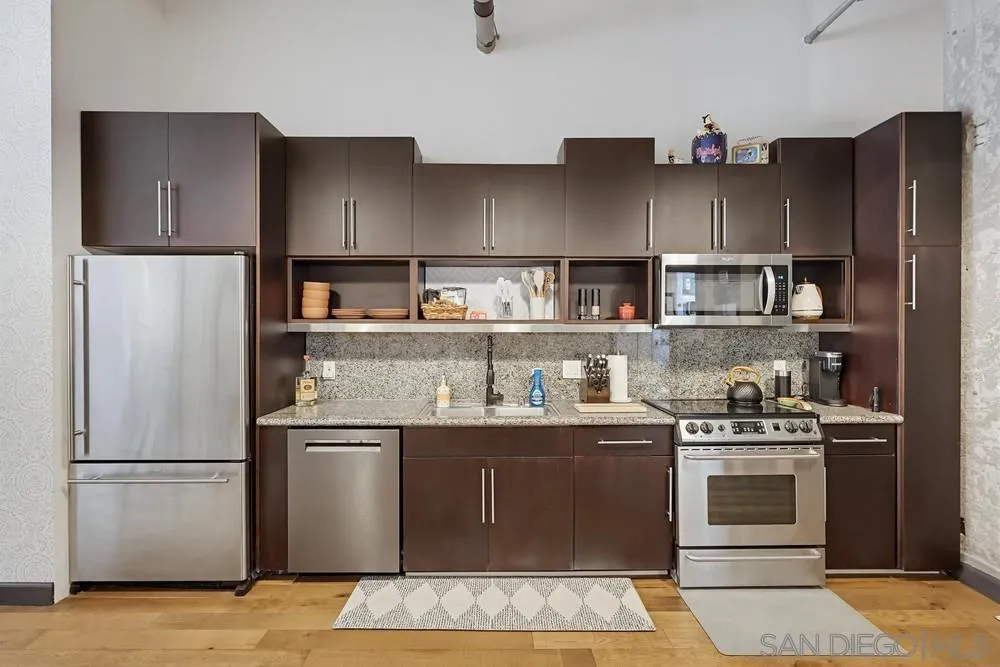 https://cdn.realtyfeed.com/cdn/127/260011952/a2d429d43c2637baf5f6bfc4674af392.webp
