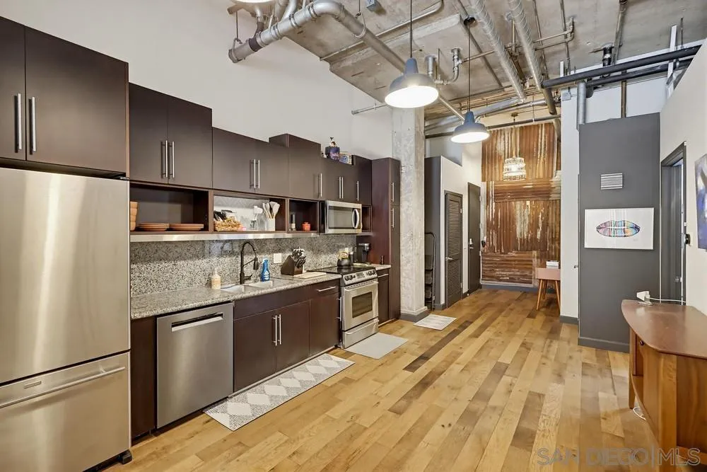 https://cdn.realtyfeed.com/cdn/127/260011952/f446492adda637dbb2af9f67124dd323.webp