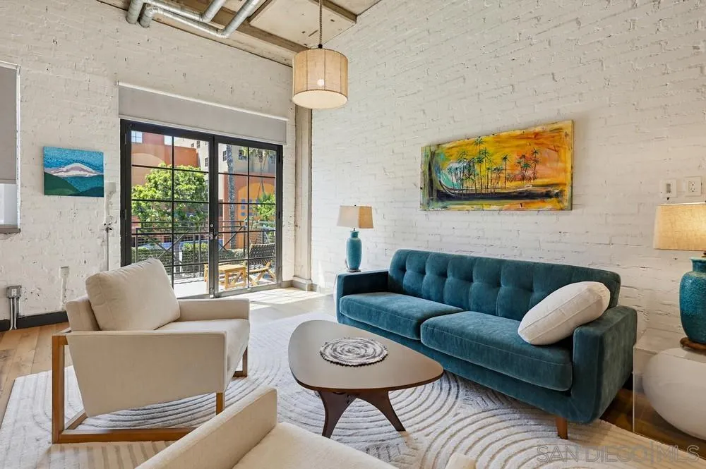https://cdn.realtyfeed.com/cdn/127/260011952/f4acbb6bc1a14ece6c46036815f96e91.webp