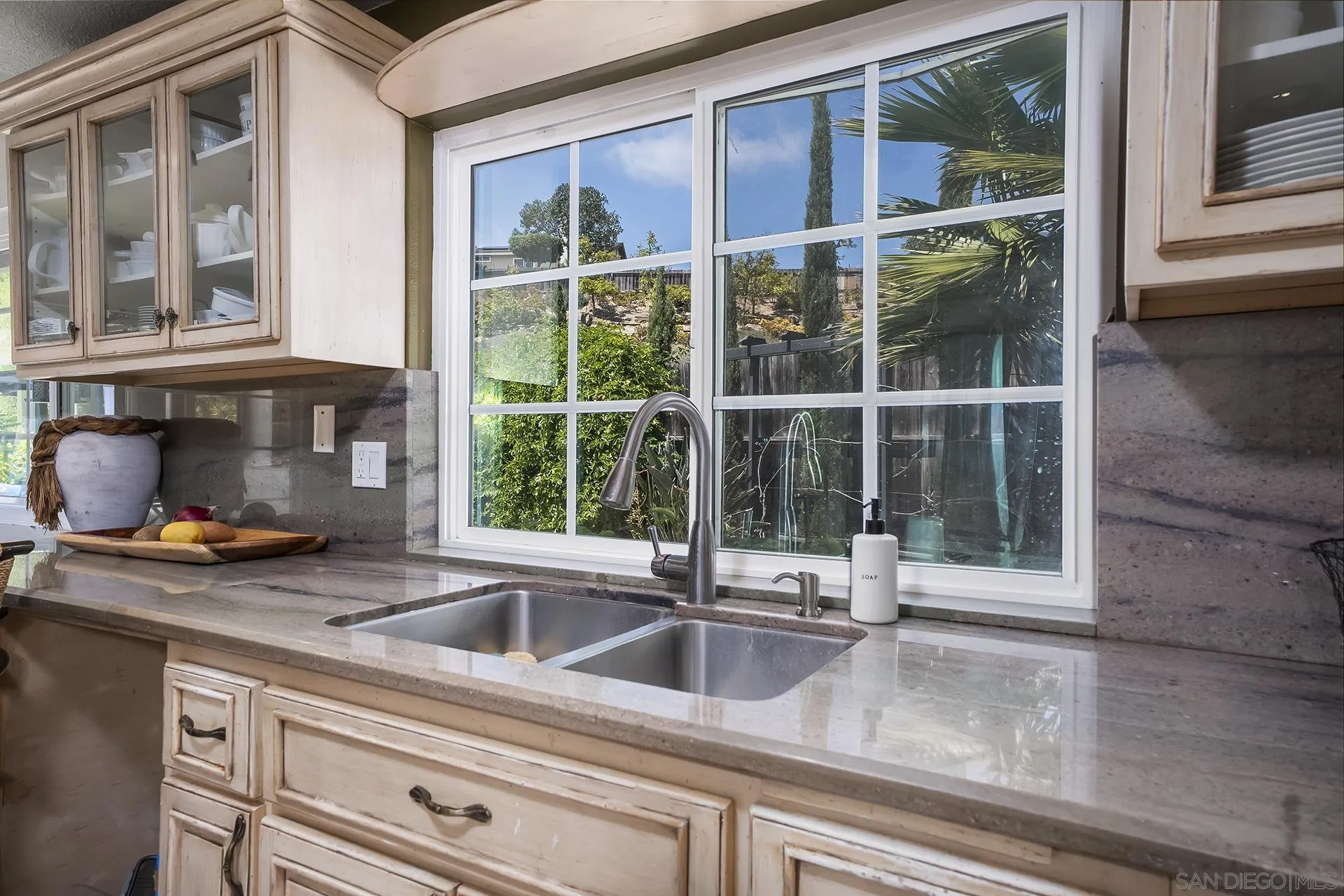 https://cdn.realtyfeed.com/cdn/127/260011953/00898c243f337bf83b130b34a620c506.webp