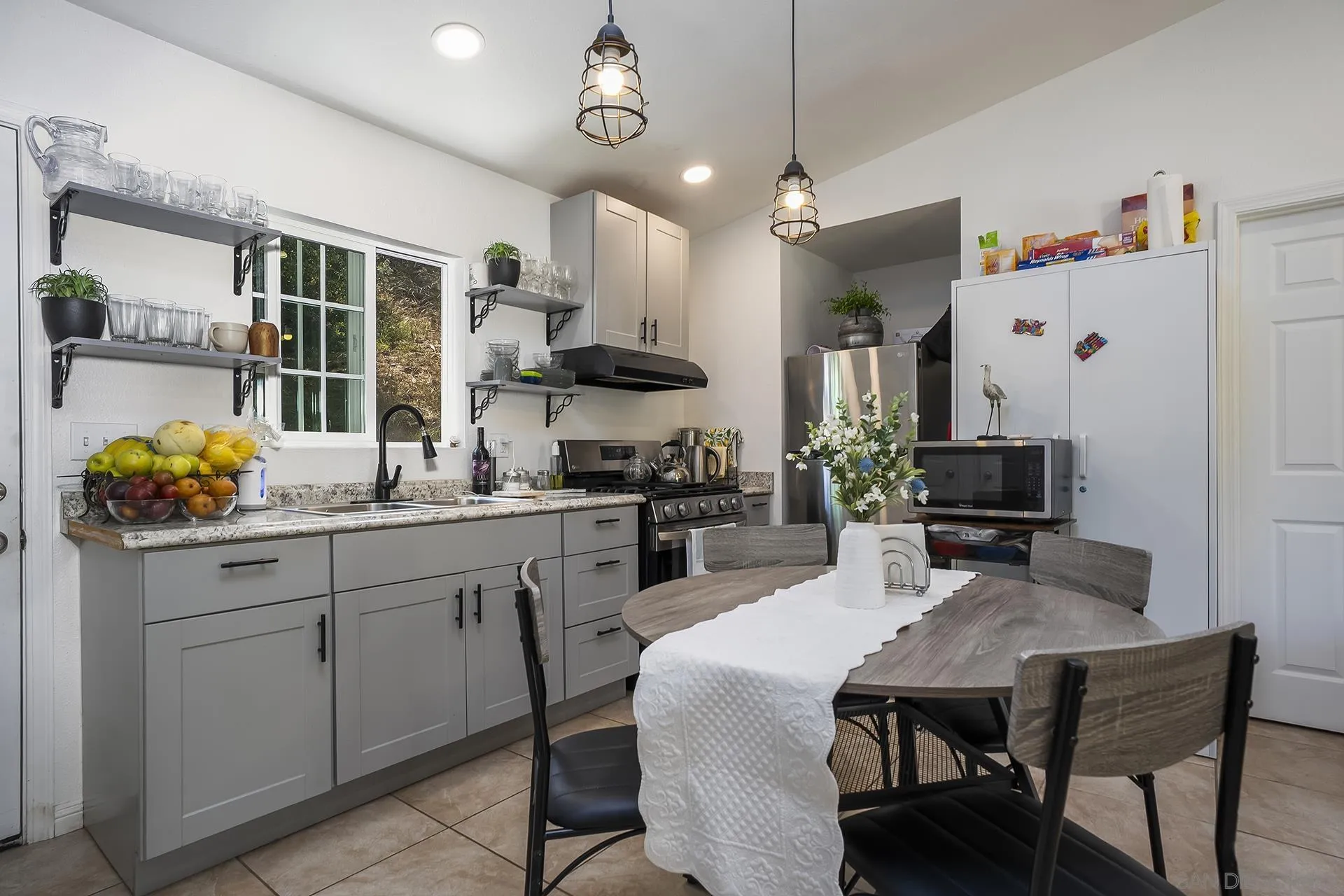 https://cdn.realtyfeed.com/cdn/127/260011953/2131b1d989318edff5f47aae47ebd75e.webp