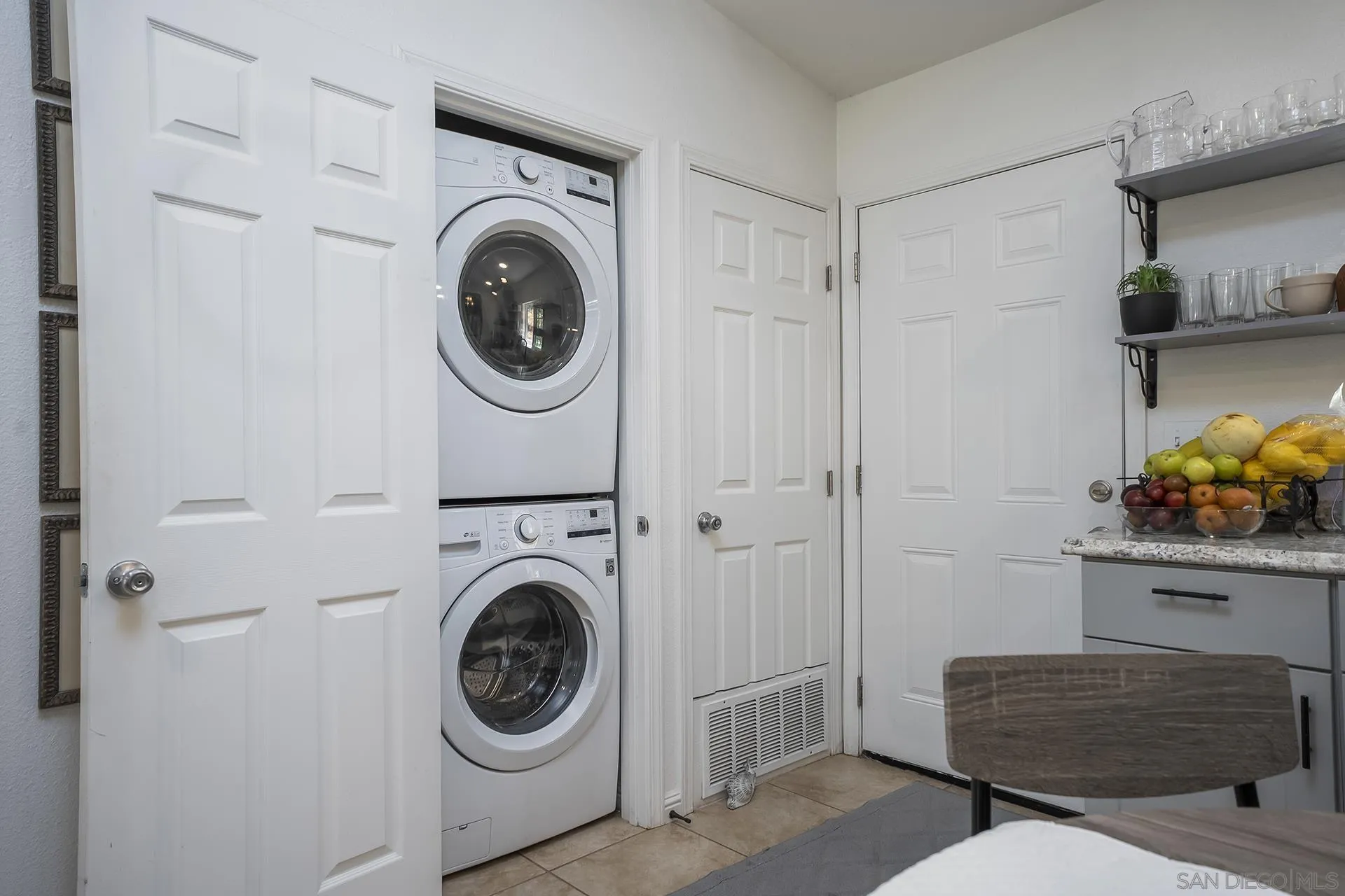https://cdn.realtyfeed.com/cdn/127/260011953/2ea99bda838505bd16467c70f34a8ad6.webp