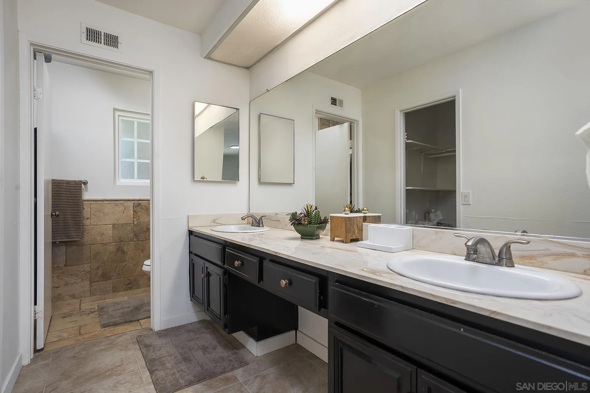 https://cdn.realtyfeed.com/cdn/127/260011953/9219ae782e58d3eae0bdc7f56023a695.webp