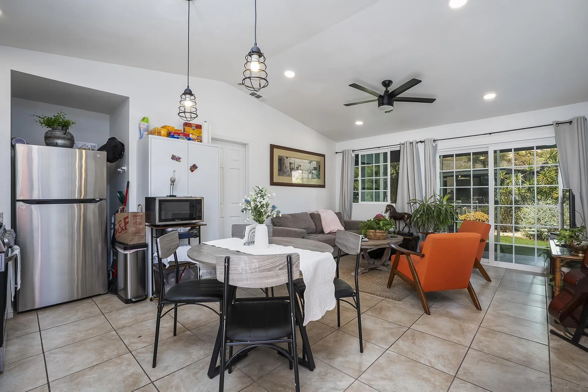 https://cdn.realtyfeed.com/cdn/127/260011953/a5a546cd55dca13a200bbad27051ad22.webp