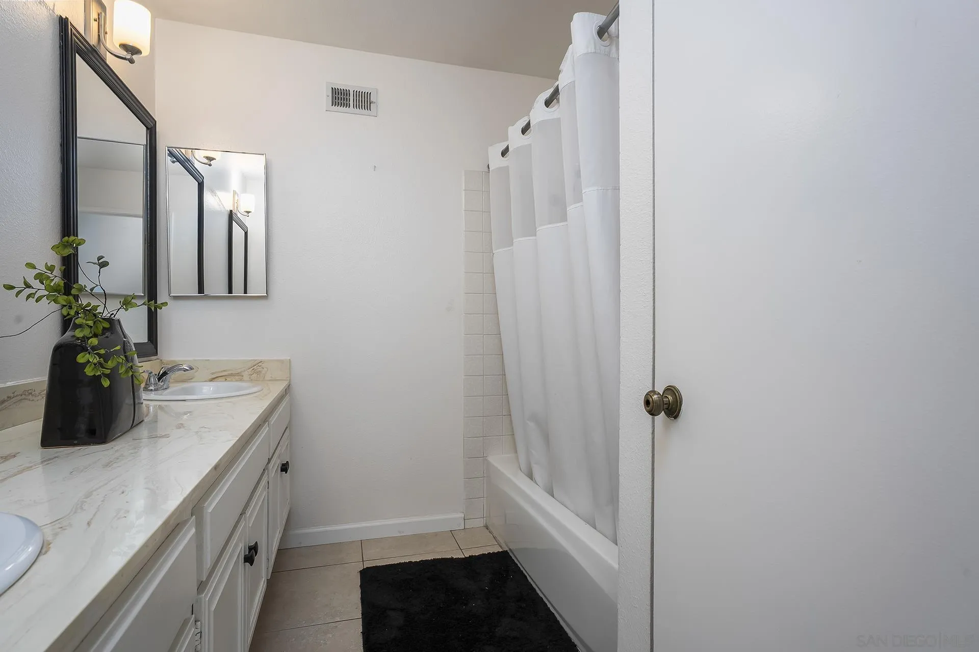 https://cdn.realtyfeed.com/cdn/127/260011953/d3bd4fe6a4c23b12690227a9d637c845.webp