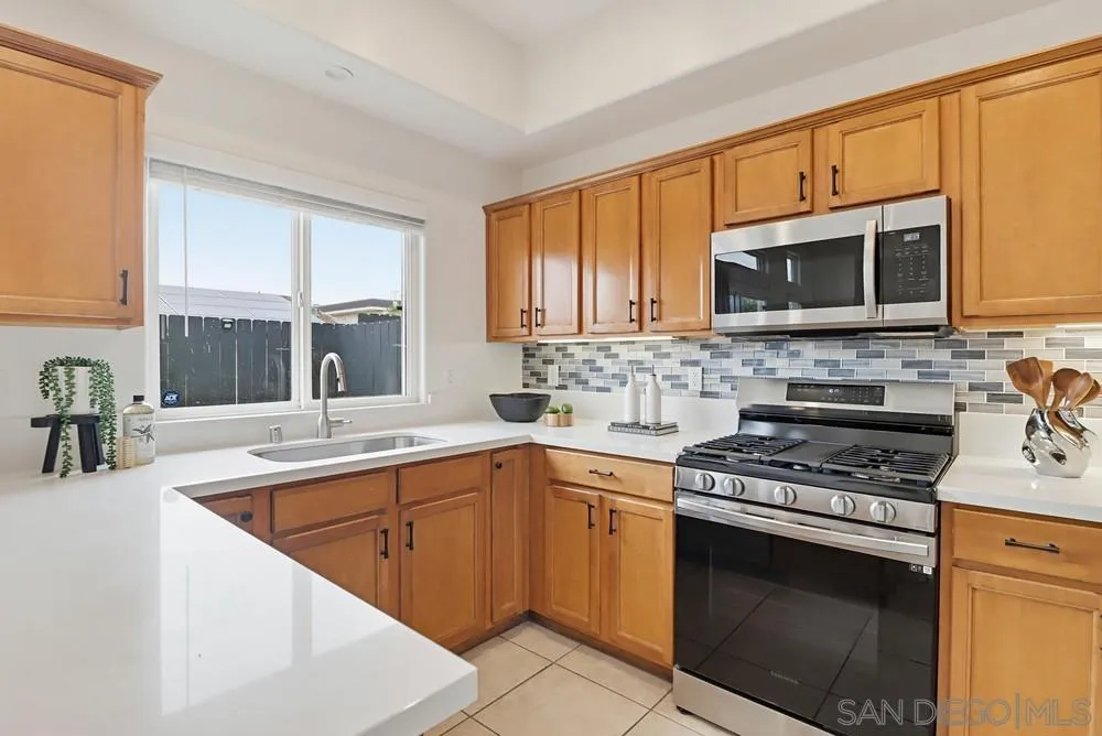 https://cdn.realtyfeed.com/cdn/127/260011955/50dfc485be29b9670bf4485df6d296b7.webp