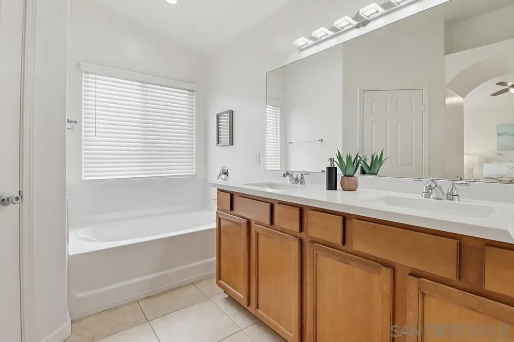 https://cdn.realtyfeed.com/cdn/127/260011955/6c3a3ca6208fe58ba9aca9c5b359311d.webp