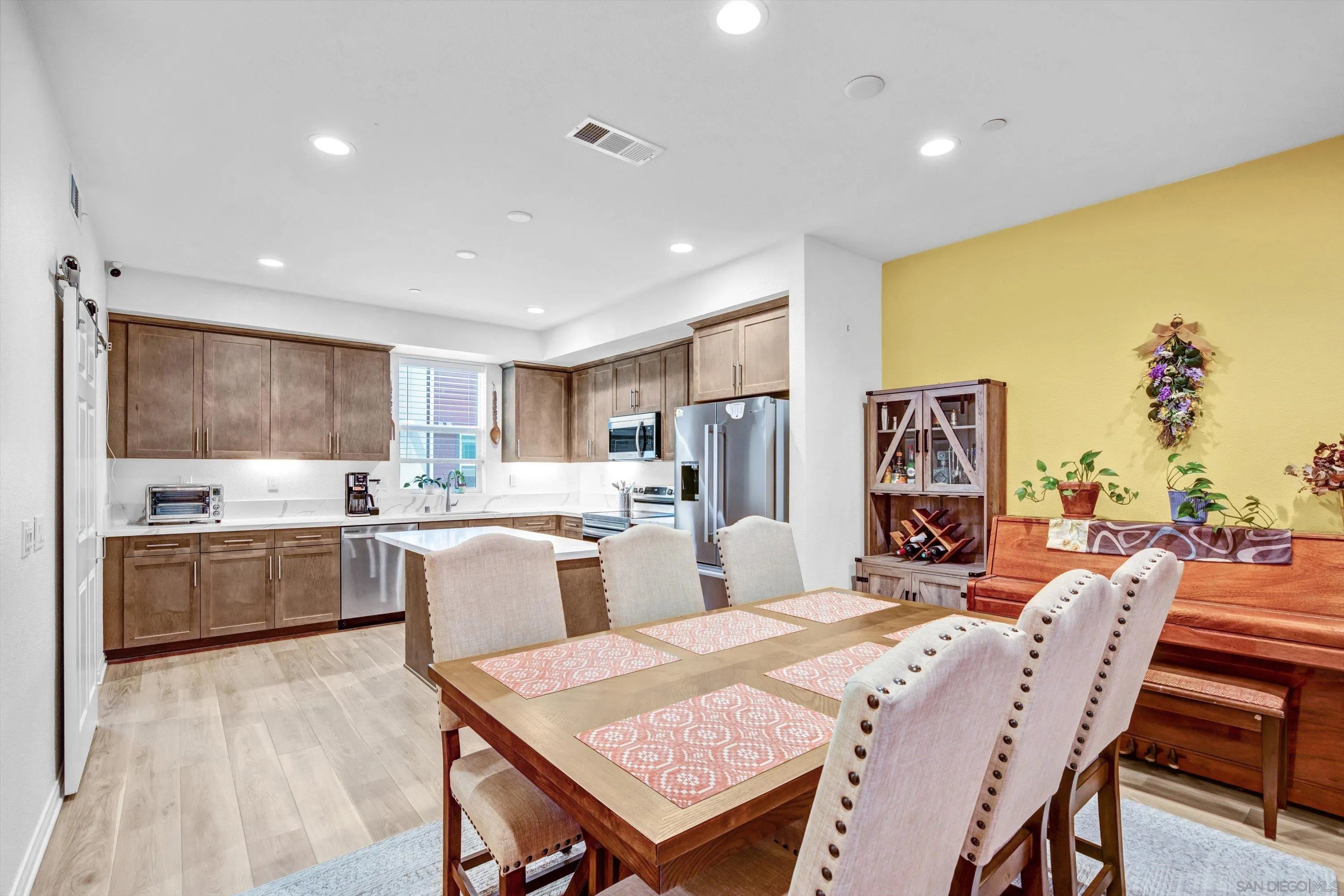 Photo #6: 260011961 Listing: Photo #6