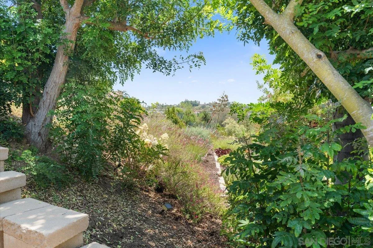 https://cdn.realtyfeed.com/cdn/127/260011963/34c1c06c8bca455cb9f56a77aab1d6ec.webp