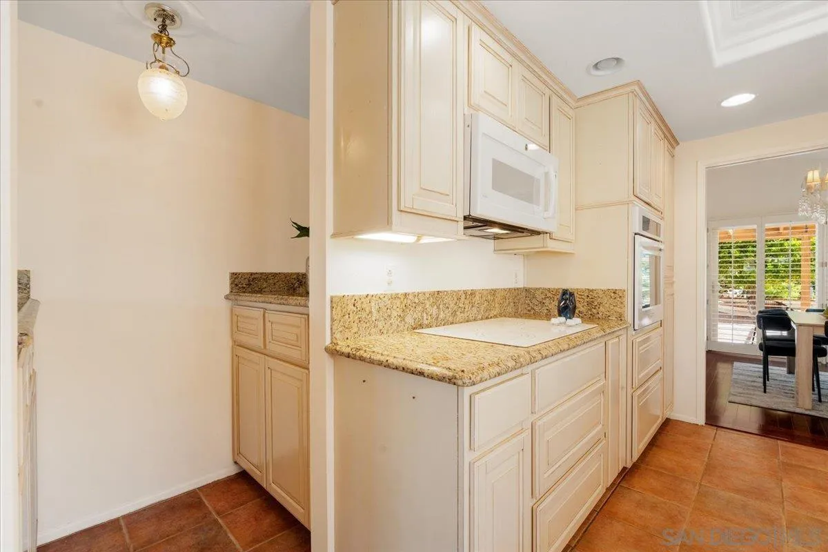 https://cdn.realtyfeed.com/cdn/127/260011963/ae390659d60f23c6492f5e3698928732.webp