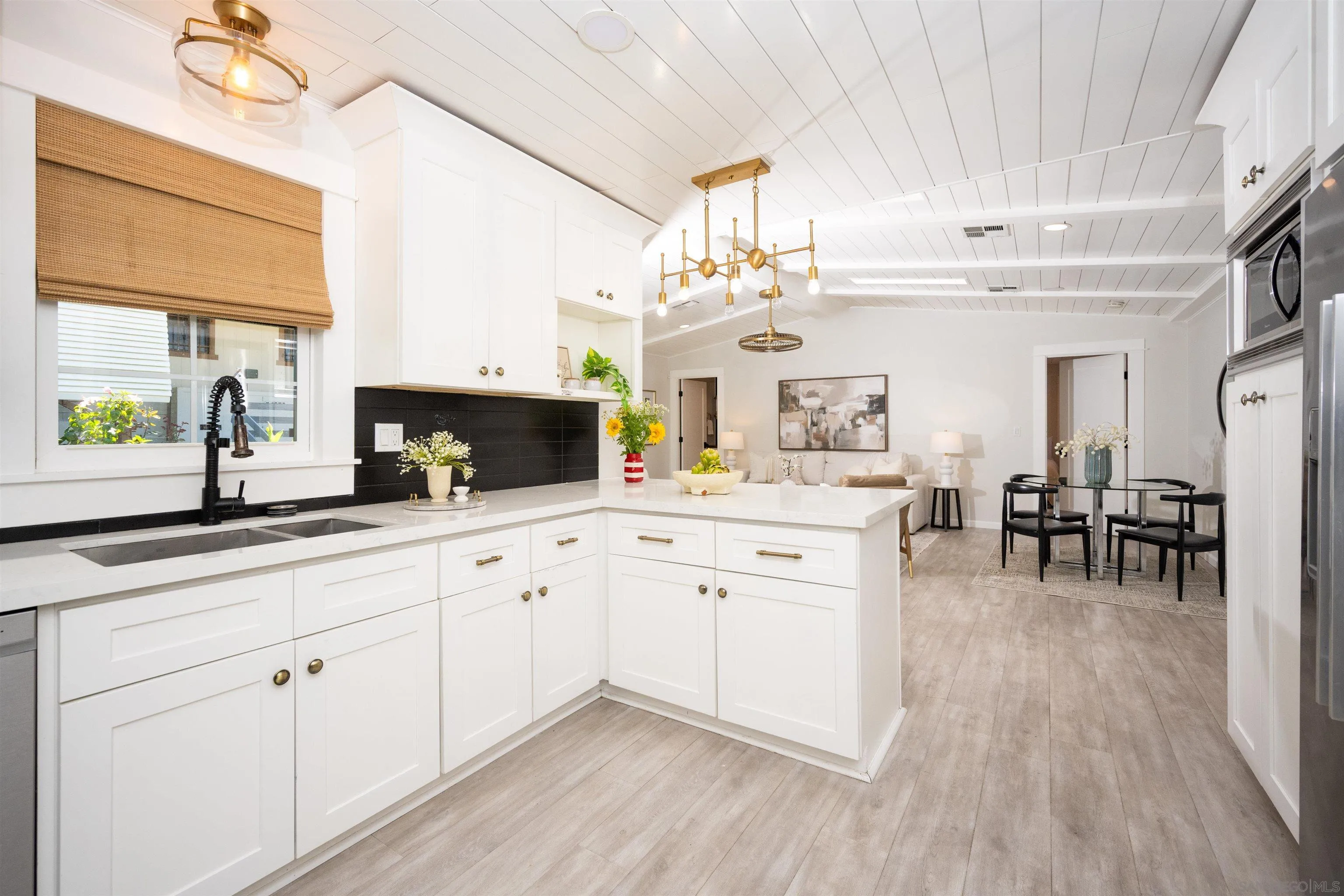 https://cdn.realtyfeed.com/cdn/127/260011968/7347d5a15944d8bb903a109d26c313c1.webp