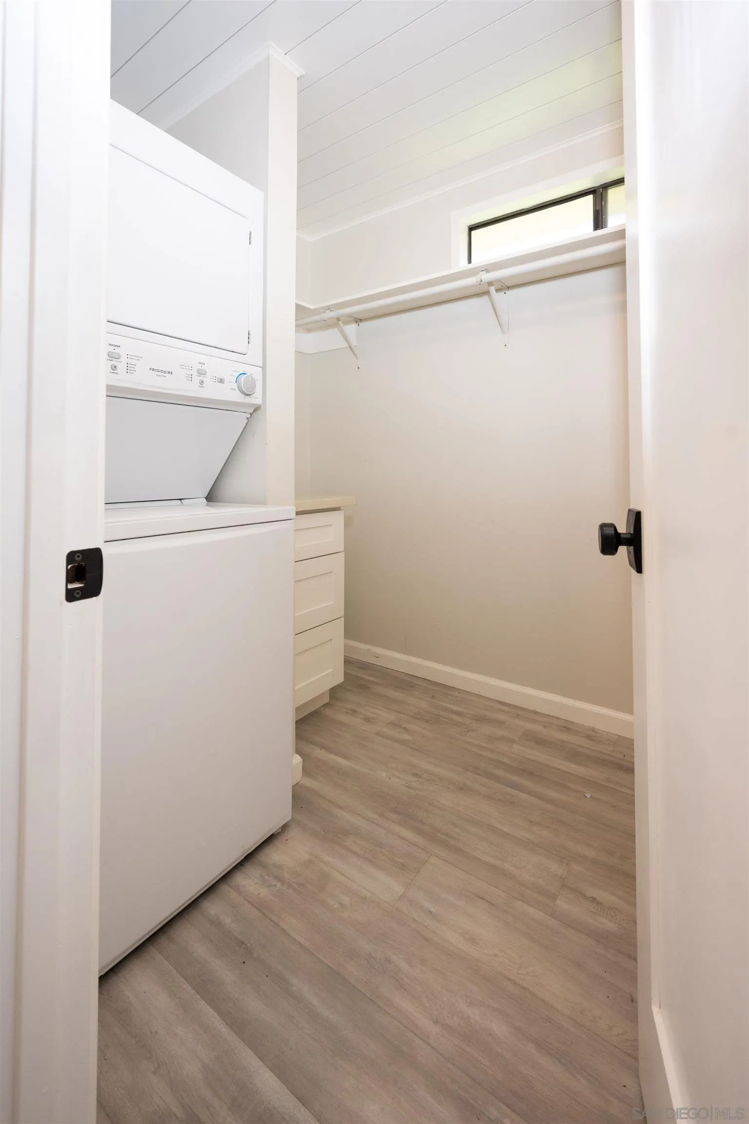 https://cdn.realtyfeed.com/cdn/127/260011968/81f4bce6ede7c6a6d6c9a85e8d4e8c2c.webp