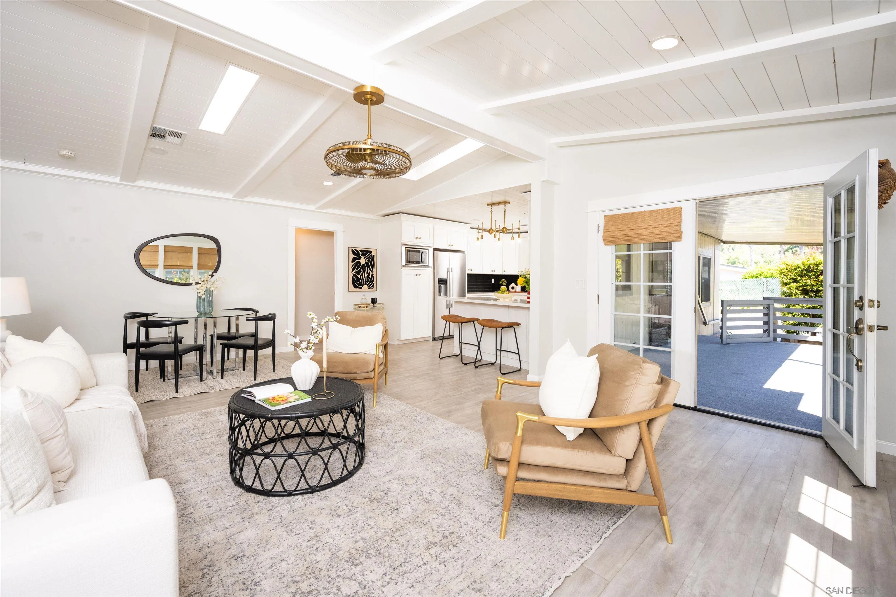 https://cdn.realtyfeed.com/cdn/127/260011968/8af2d860f7e1098acdea460013d3100d.webp