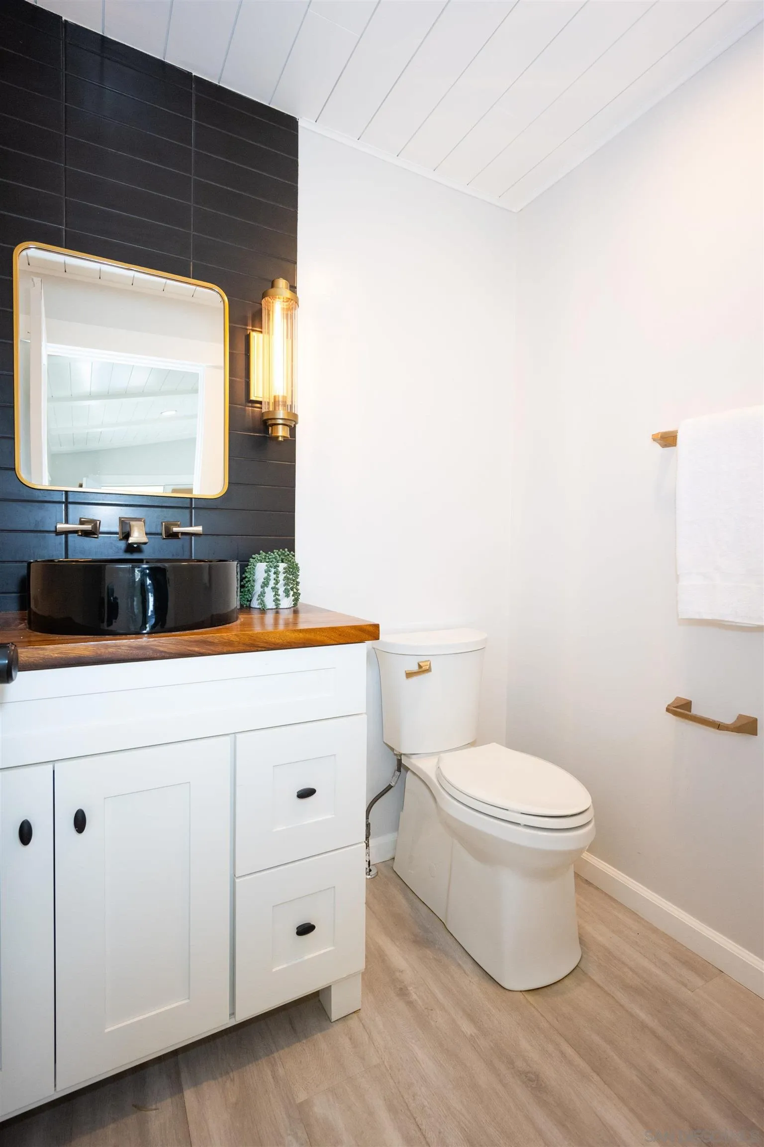 https://cdn.realtyfeed.com/cdn/127/260011968/c29a35708e298b2efb0772dbff6dd5eb.webp