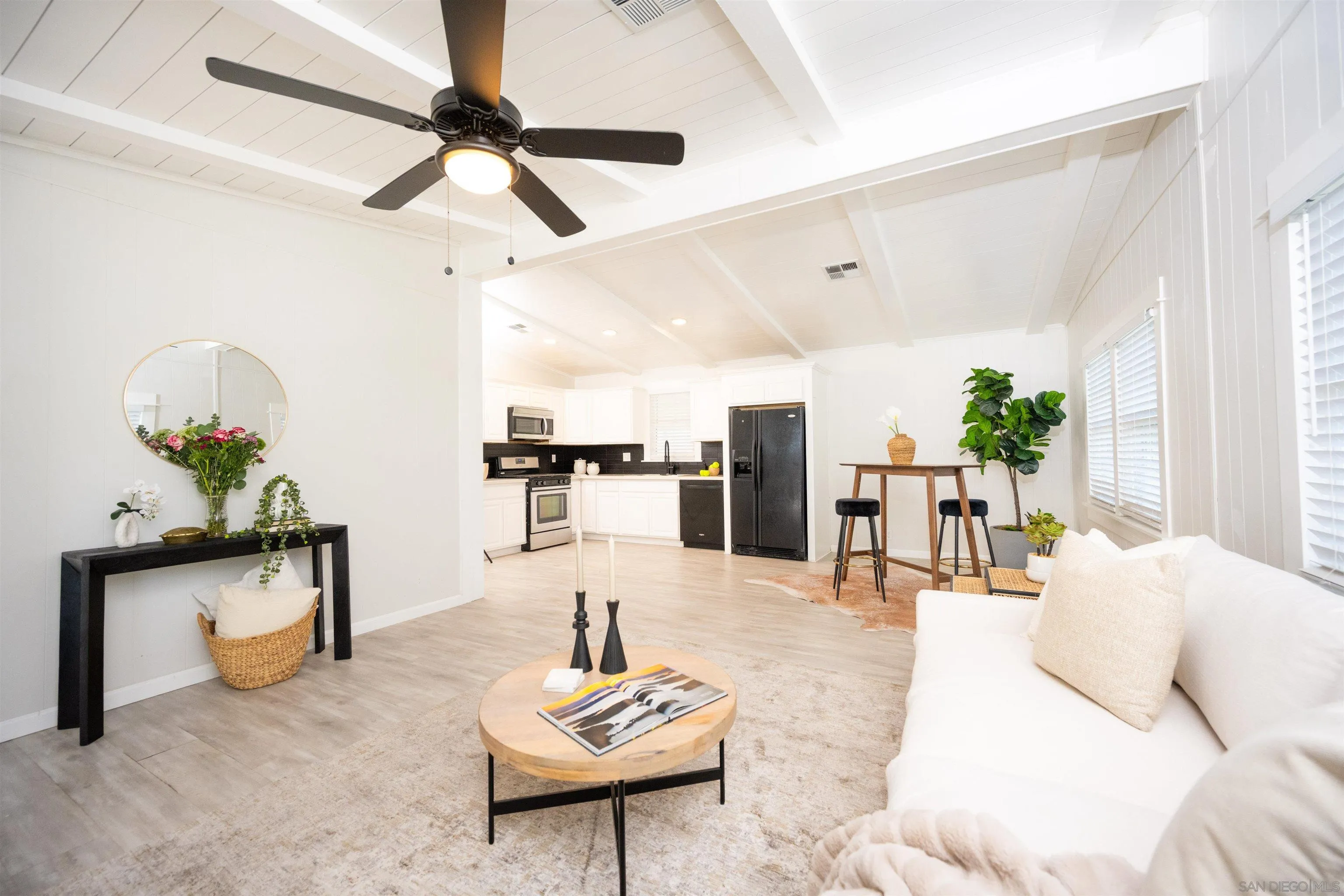 https://cdn.realtyfeed.com/cdn/127/260011968/cf01f06a64d3a4a65d835bc43604e47a.webp