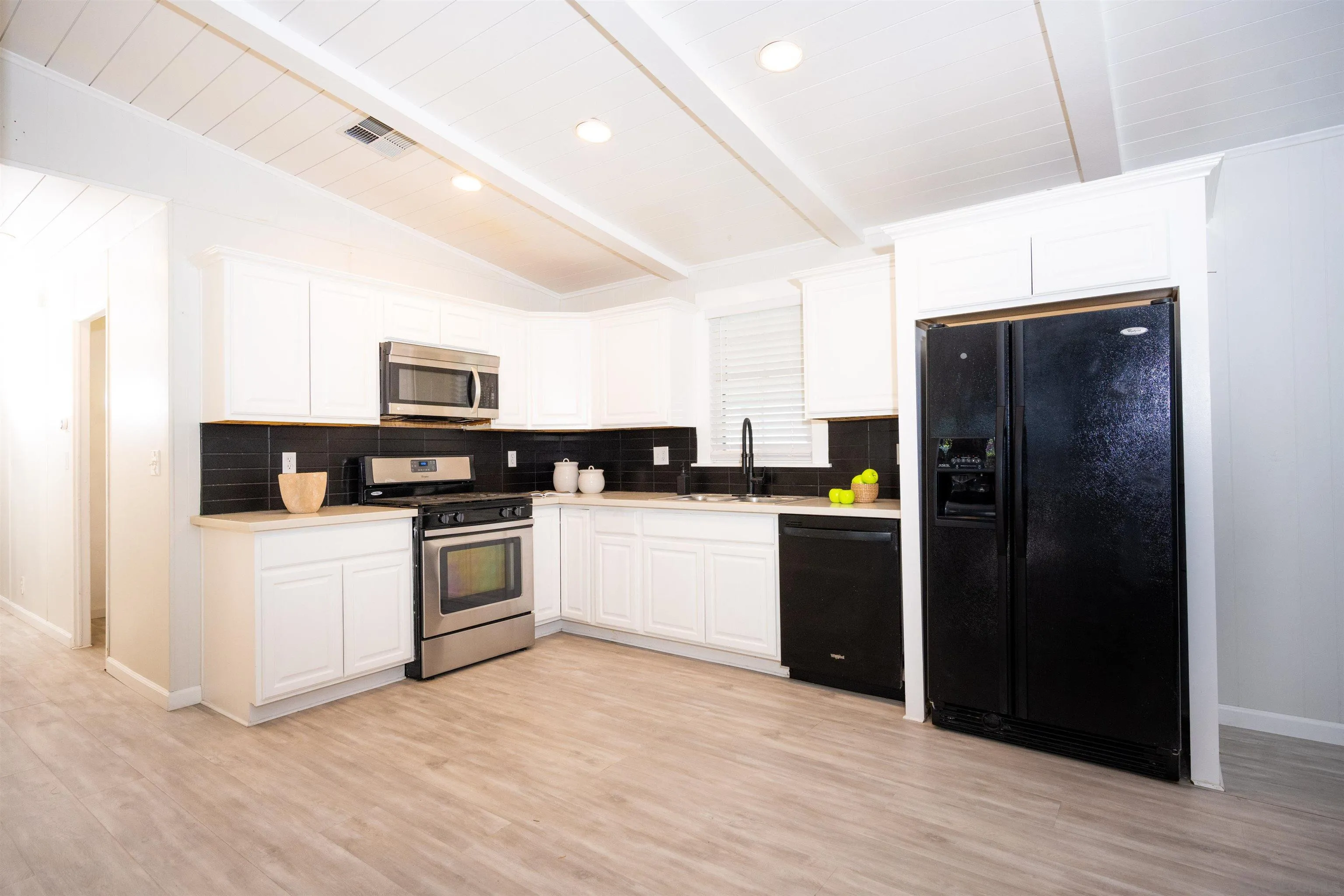 https://cdn.realtyfeed.com/cdn/127/260011968/e6740afbc59f4286ecfd0f1edd3a3985.webp