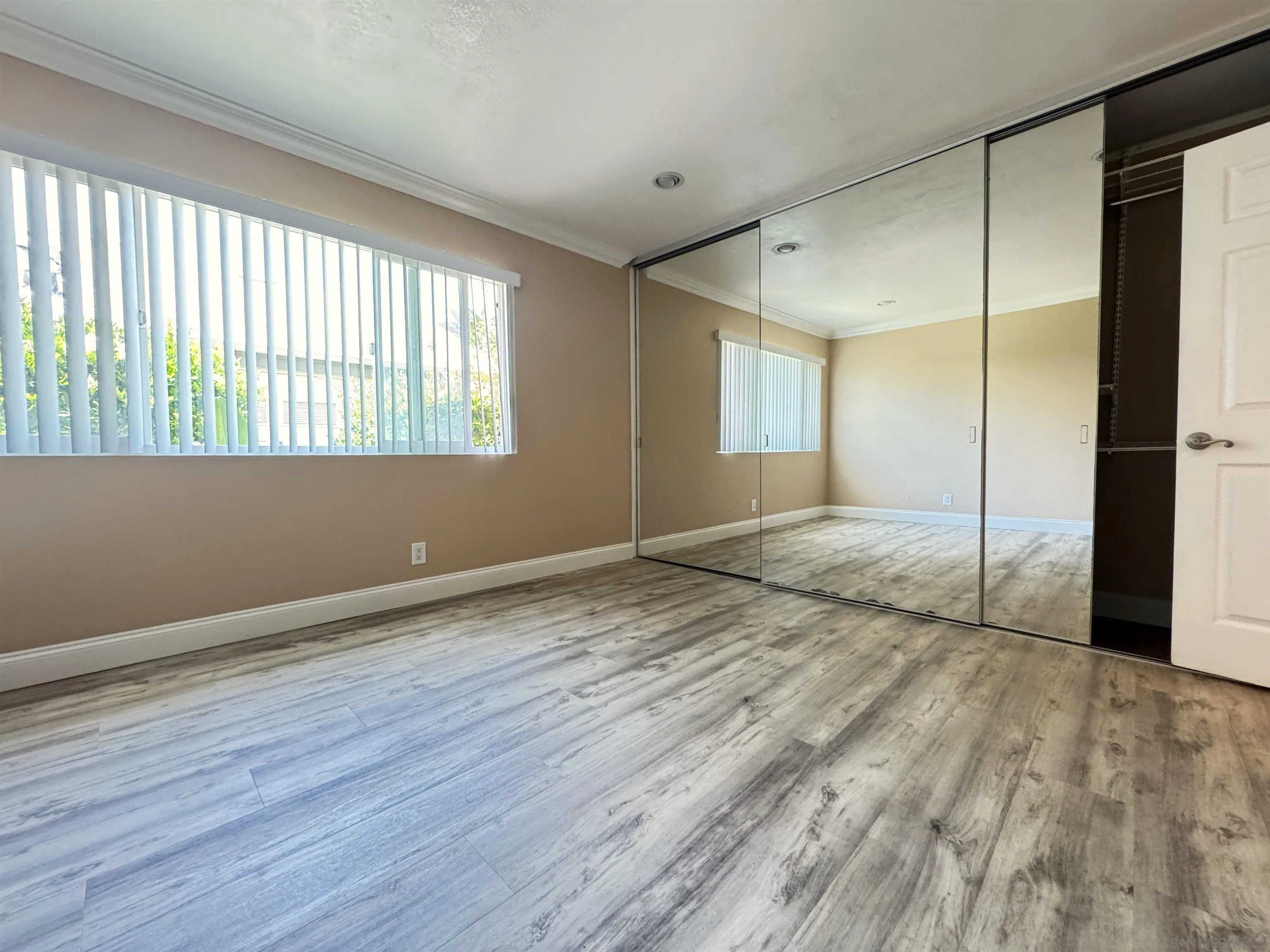 https://cdn.realtyfeed.com/cdn/127/260011973/e3c46768cdc3124dc0e152f17b2b2777.webp